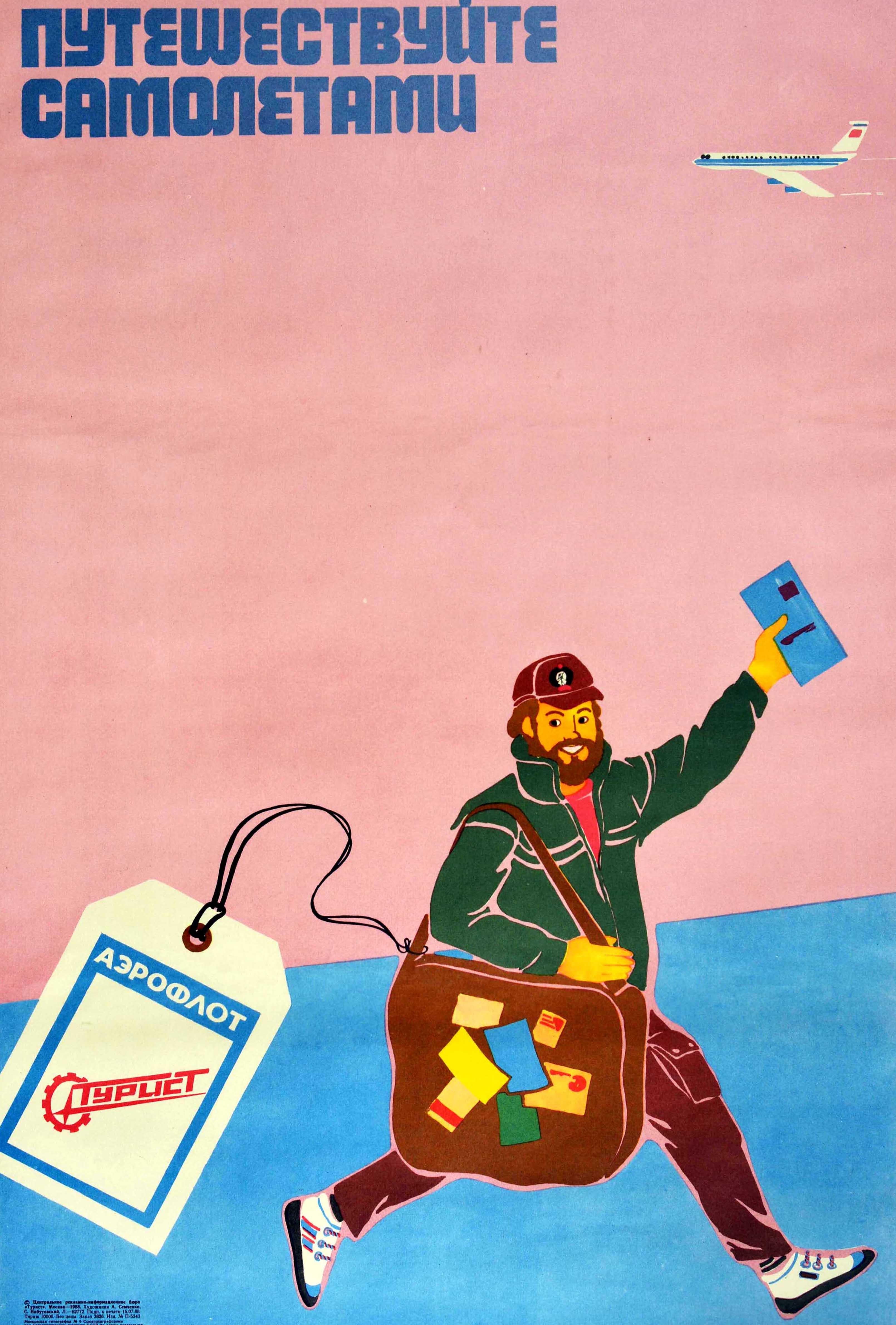Poster pubblicitario di viaggio originale d'epoca per Aeroflot - Путешествуйте самолетами Travel By Plane - con una grande immagine di un uomo sorridente che corre sotto un aereo e tiene un biglietto con adesivi di viaggio sulla sua borsa a tracolla