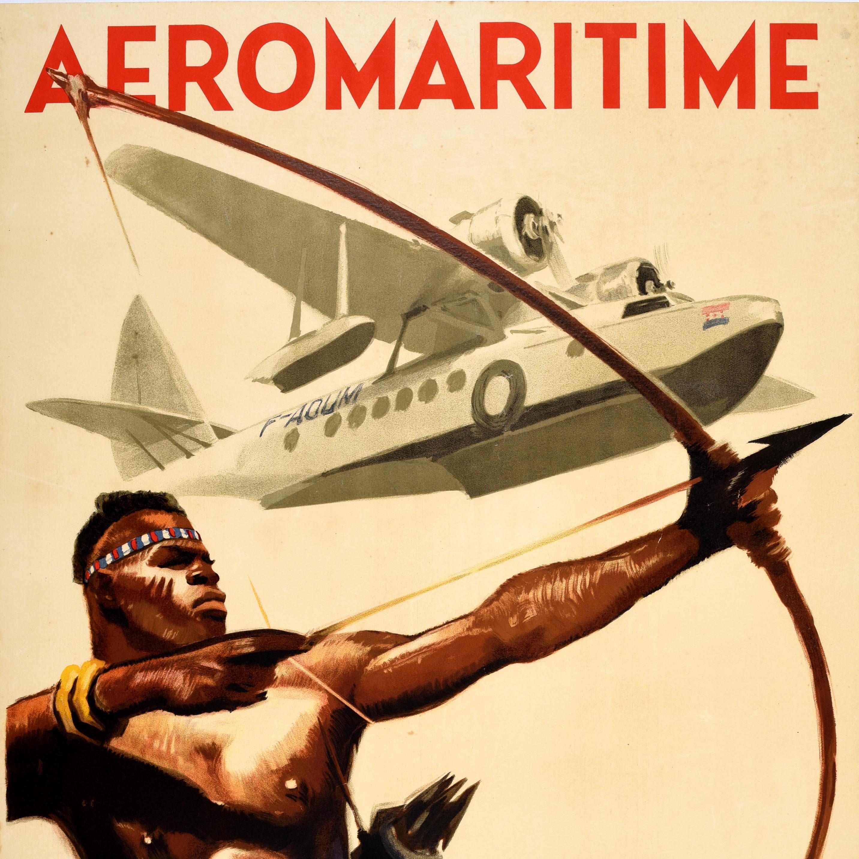 Affiche de voyage originale pour Aeromaritime - vers la côte ouest de l'Afrique, de Dakar au Sénégal à Pointe Noire - Le Design/One (1903-2005) représente un membre d'une tribu africaine tirant à l'arc avec un avion à hélice volant dans le ciel.