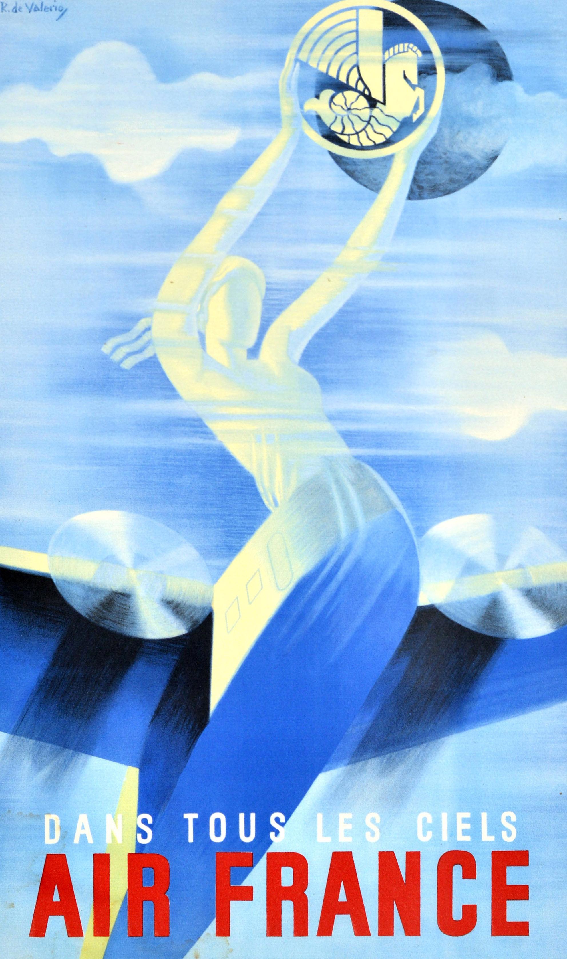 Affiche de voyage originale - Dans Tous Les Ciels Air France / In All Skies - présentant un superbe dessin Art Déco de Roger de Valerio (1886-1951) représentant un avion à hélice volant à grande vitesse avec une dame à l'avant, telle une figure de