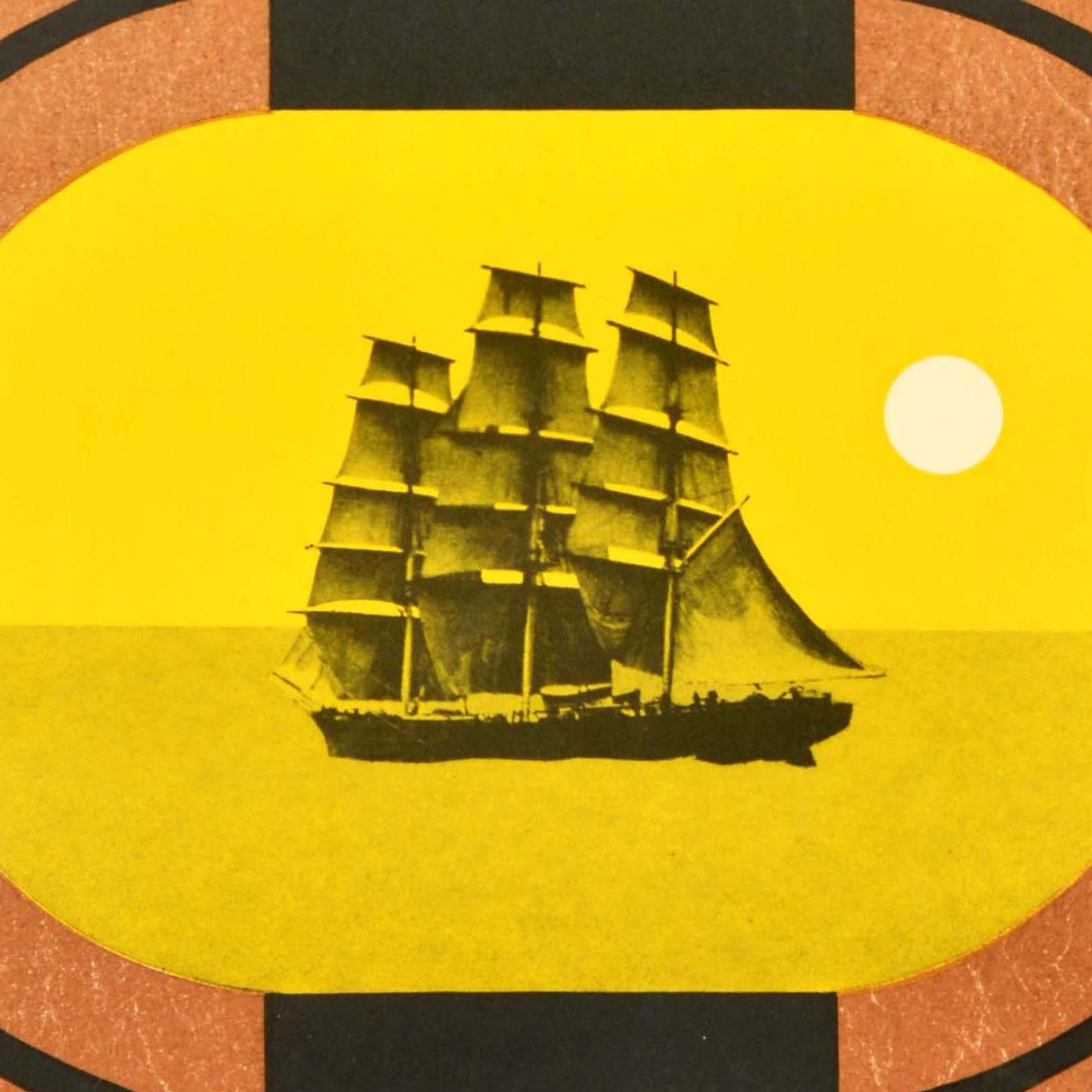 Cartel original de época de los transportes londinenses que anuncia el histórico barco museo Cutty Sark de Greenwich, con un gran diseño del notable artista Tom Eckersley (1914-1997) que representa al emblemático clíper del té a toda vela sobre un