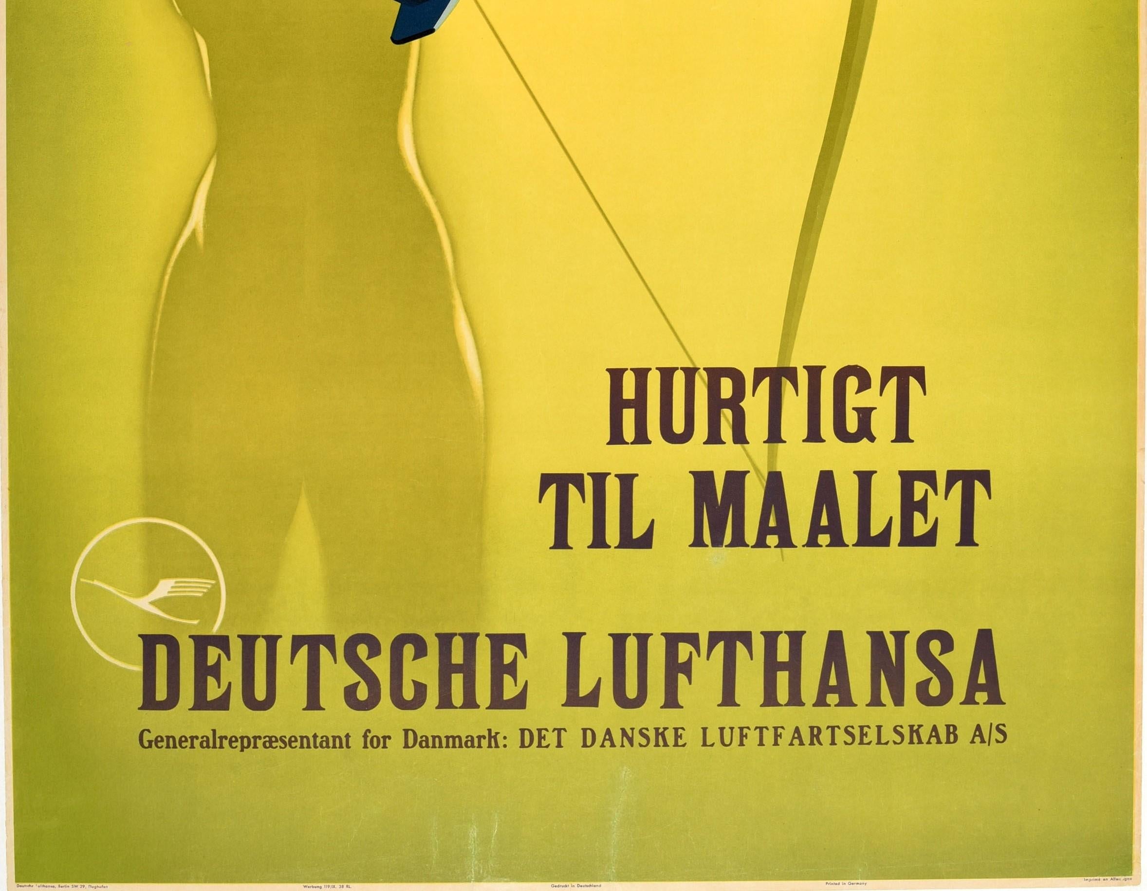 Art déco Original Vintage Travel Poster Deutsche Lufthansa Fast To The Goal Arrow Design (Affiche de voyage de la Deutsche Lufthansa) en vente