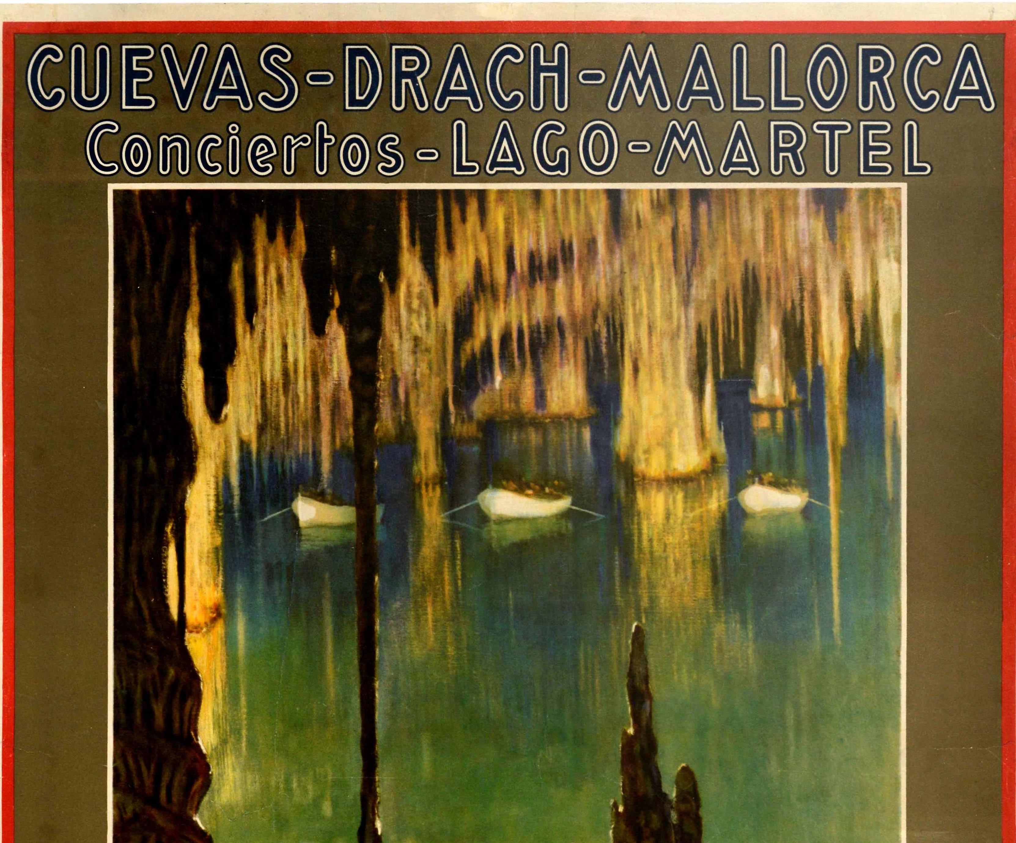 Affiche de voyage originale pour les grottes de Drach Mallorca Lake Martel Concerts / Cuevas Drach Mallorca Conciertos Lago Martel émise par l'office du tourisme Fomento Turismo de Palma. L'affiche présente une superbe œuvre du peintre autrichien