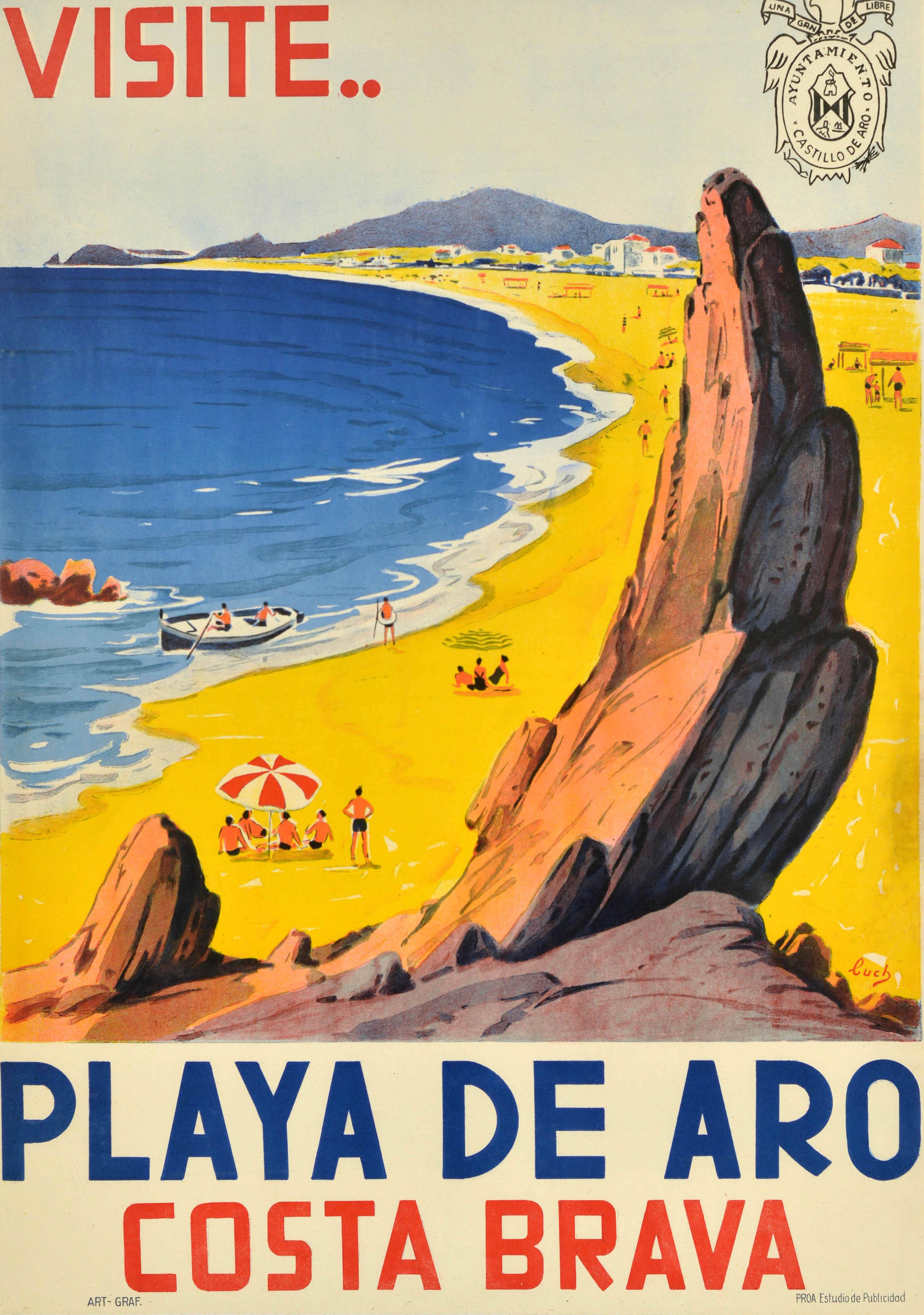 Original Vintage Reiseplakat Visit Playa De Aro - Costa Bravo / Visite Platja d'Aro - Costa Brava - Kunstwerk von Josep TORRENTE Buch (1915-1999) zeigt eine Felsformation an einem Sandstrand mit Menschen, die sich unter einem Sonnenschirm