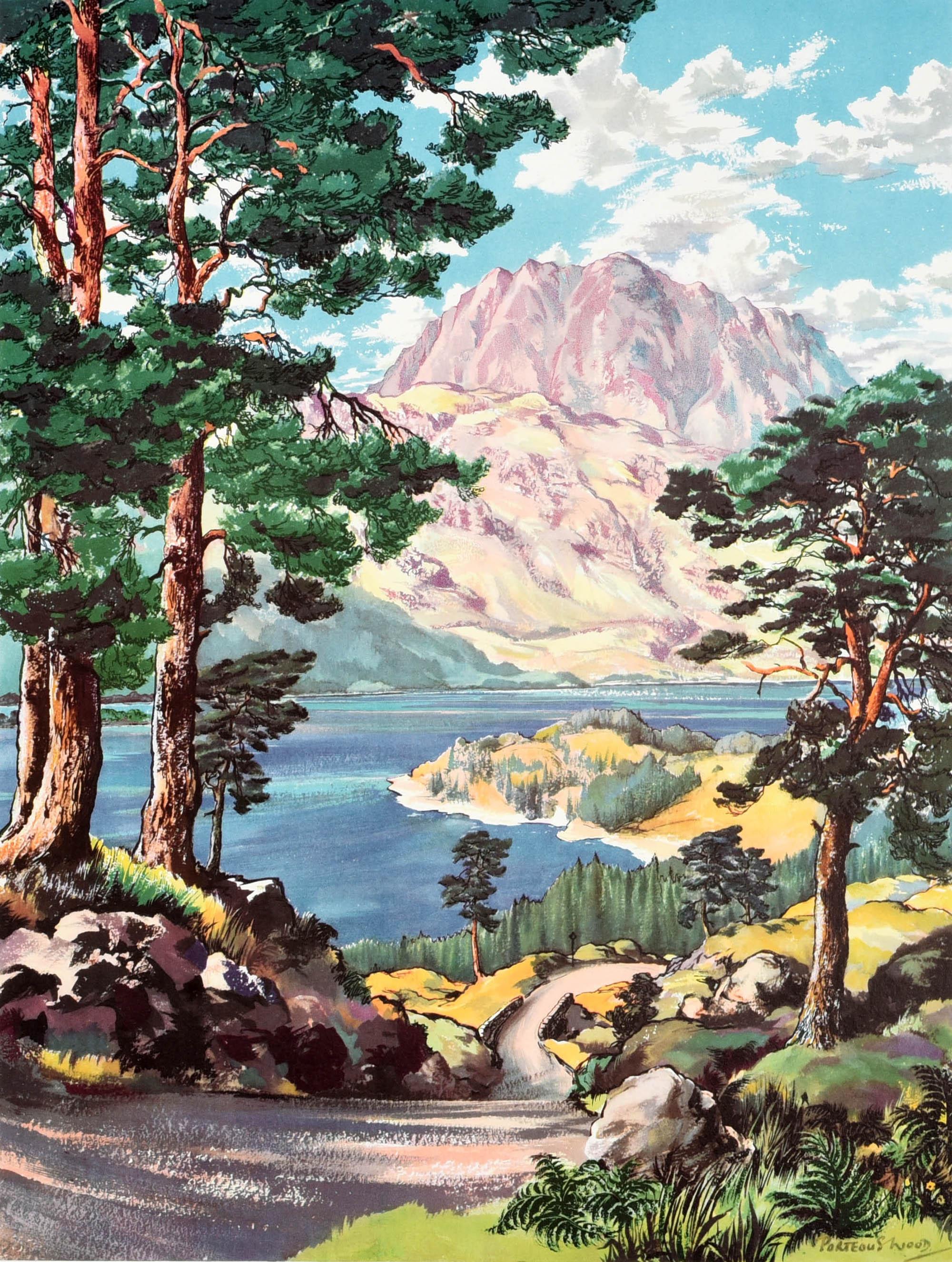Poster pubblicitario d'epoca originale per la Scozia, dove sei sempre il benvenuto, con un colorato dipinto panoramico dell'artista e disegnatore di acquerelli James Porteous Wood (1919-2005) che raffigura Loch Maree e Slioch vicino a Wester Ross,