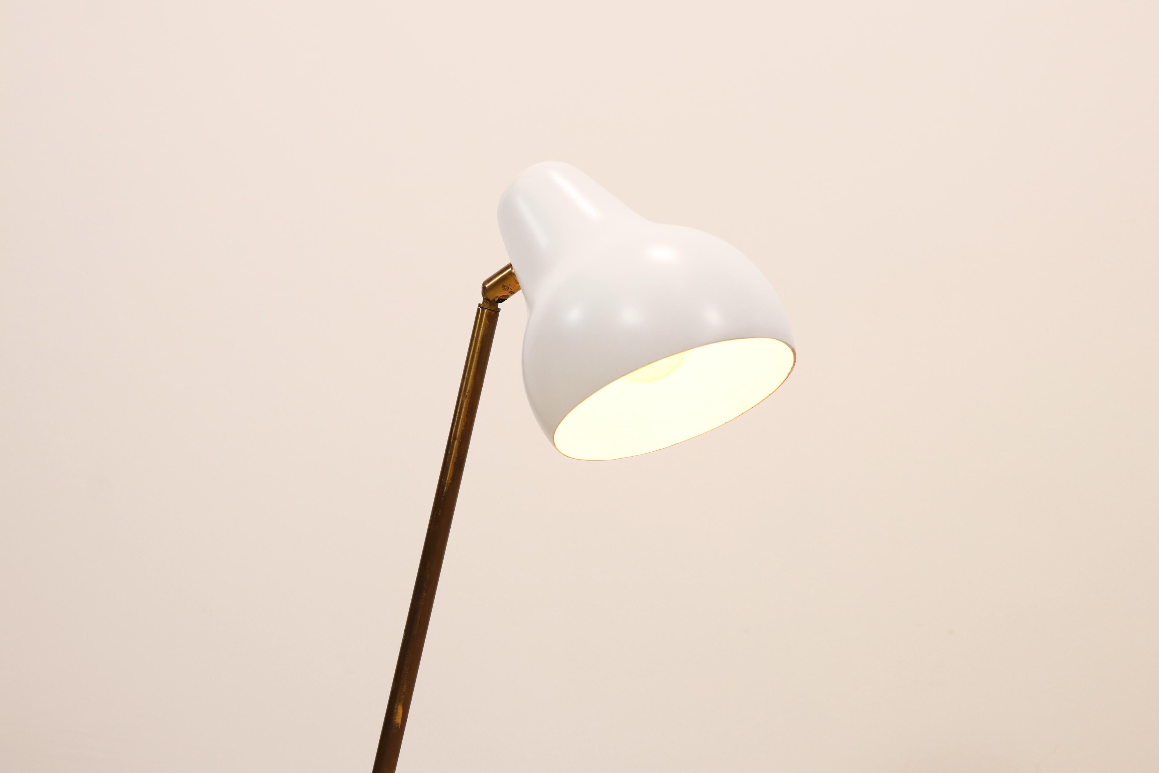 Lámpara de sobremesa original vintage Vilhelm Lauritzen VL38 para Louis Poulsen mediados del siglo XX en venta