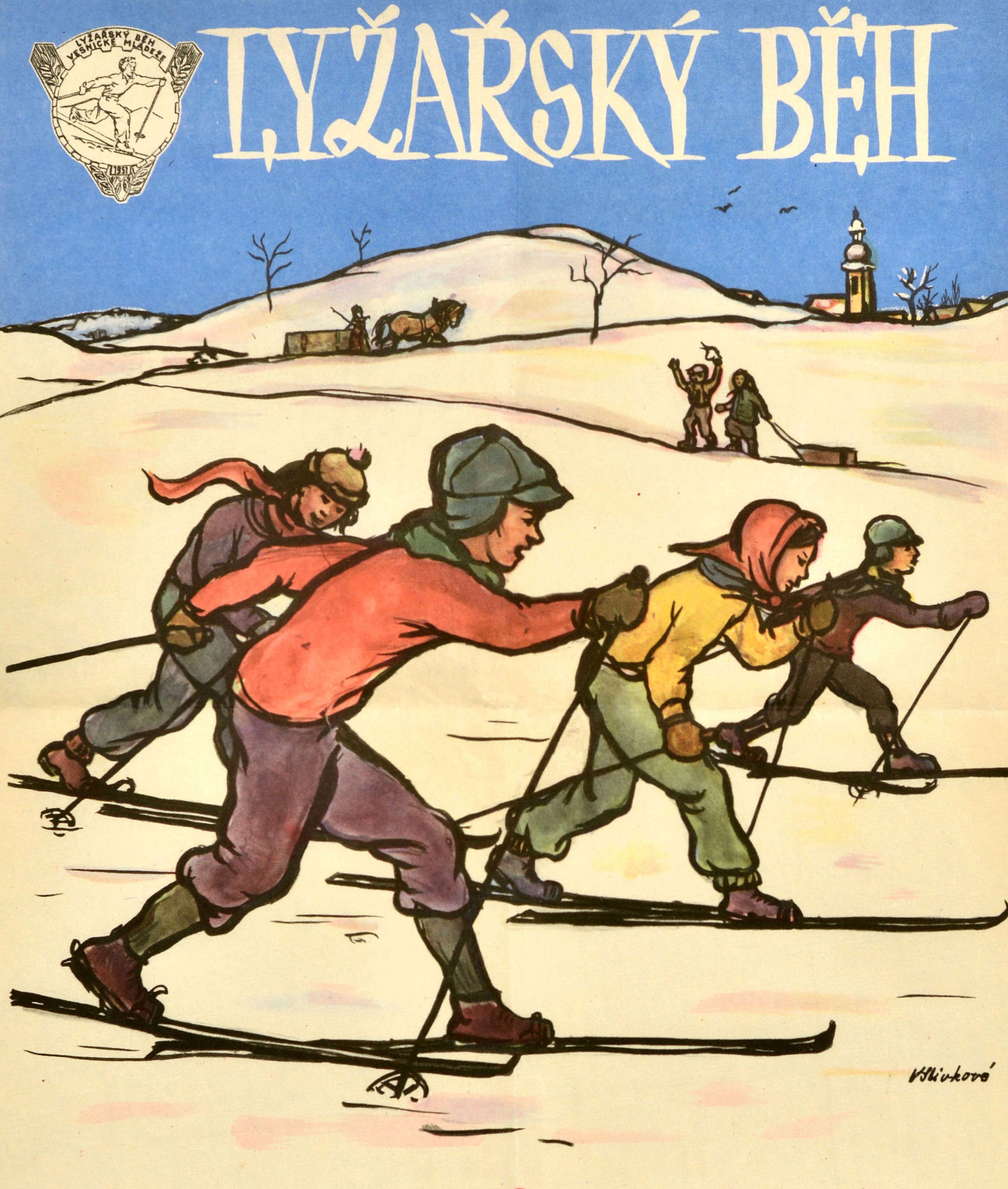 Affiche originale de sport d'hiver - Village Youth Ski Run / Lyzarsky Béeh Vesnicke Madeze - représentant un groupe d'enfants skiant sur des skis de fond sous le regard et les encouragements d'un couple tirant une luge dans la neige, avec en