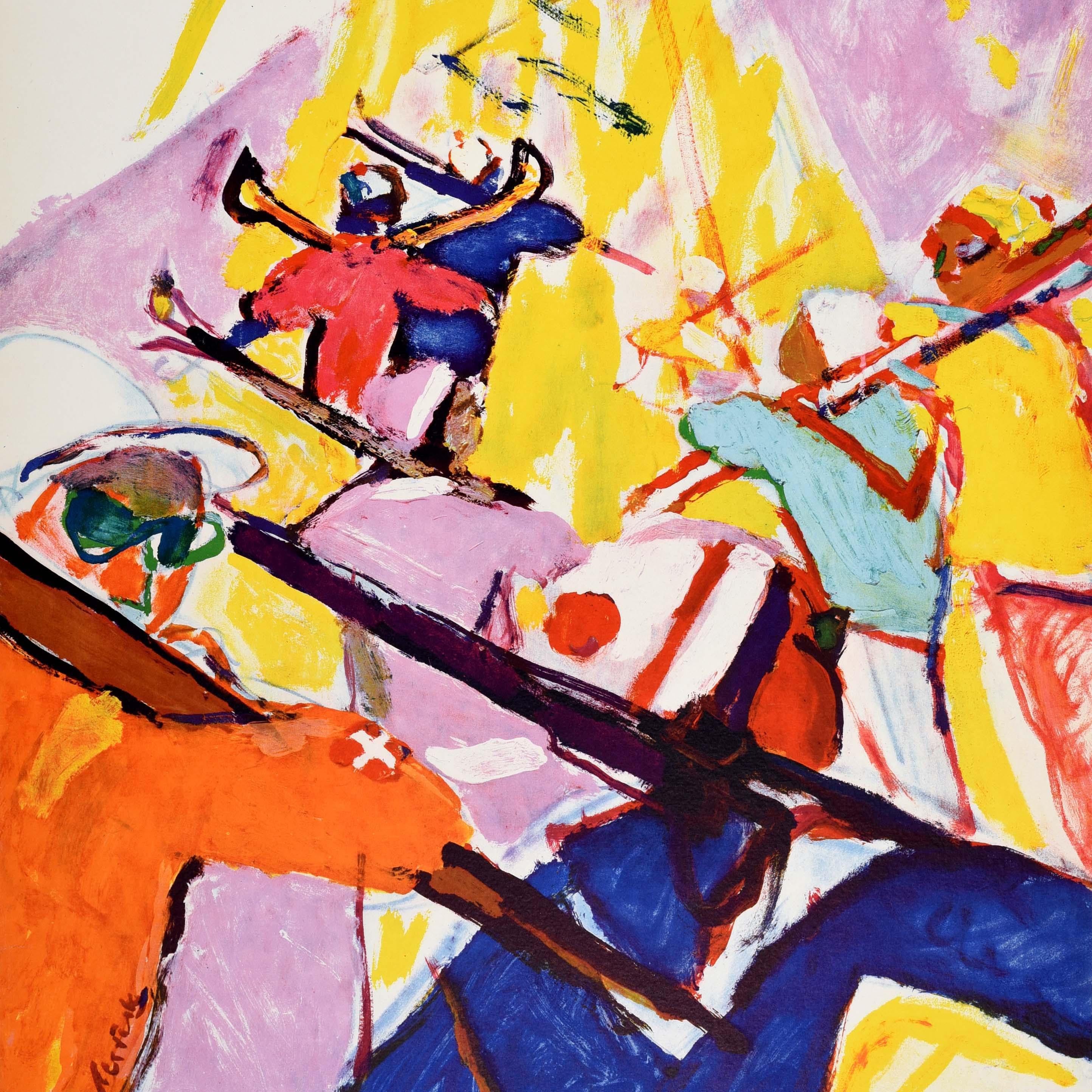 Original-Wintersport- und Skiplakat - Sport Au Soleil En Suisse / Sport In The Sun In Switzerland - mit einem farbenfrohen Kunstwerk des bekannten Künstlers Hans Falk (1918-2002), das eine Gruppe von Skifahrern zeigt, die ihre Skier beim Gehen über