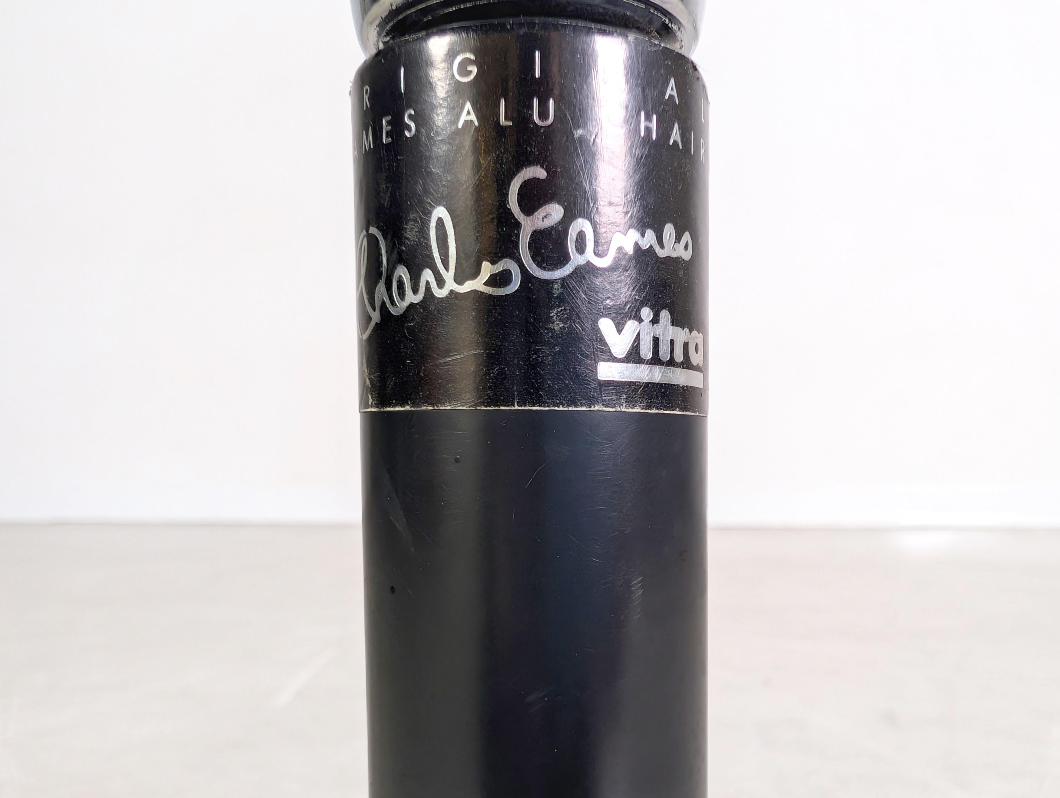 Original Vitra EA 208 soft pad schwarz Leder Stuhl Charles Eames (Stahl) im Angebot