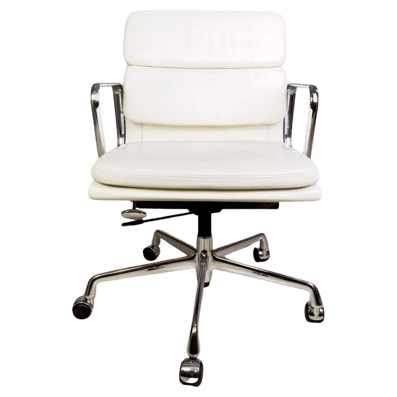 Originale Vitra EA 217 Bürostuhl Charles Eames leder weiß Chefsessel