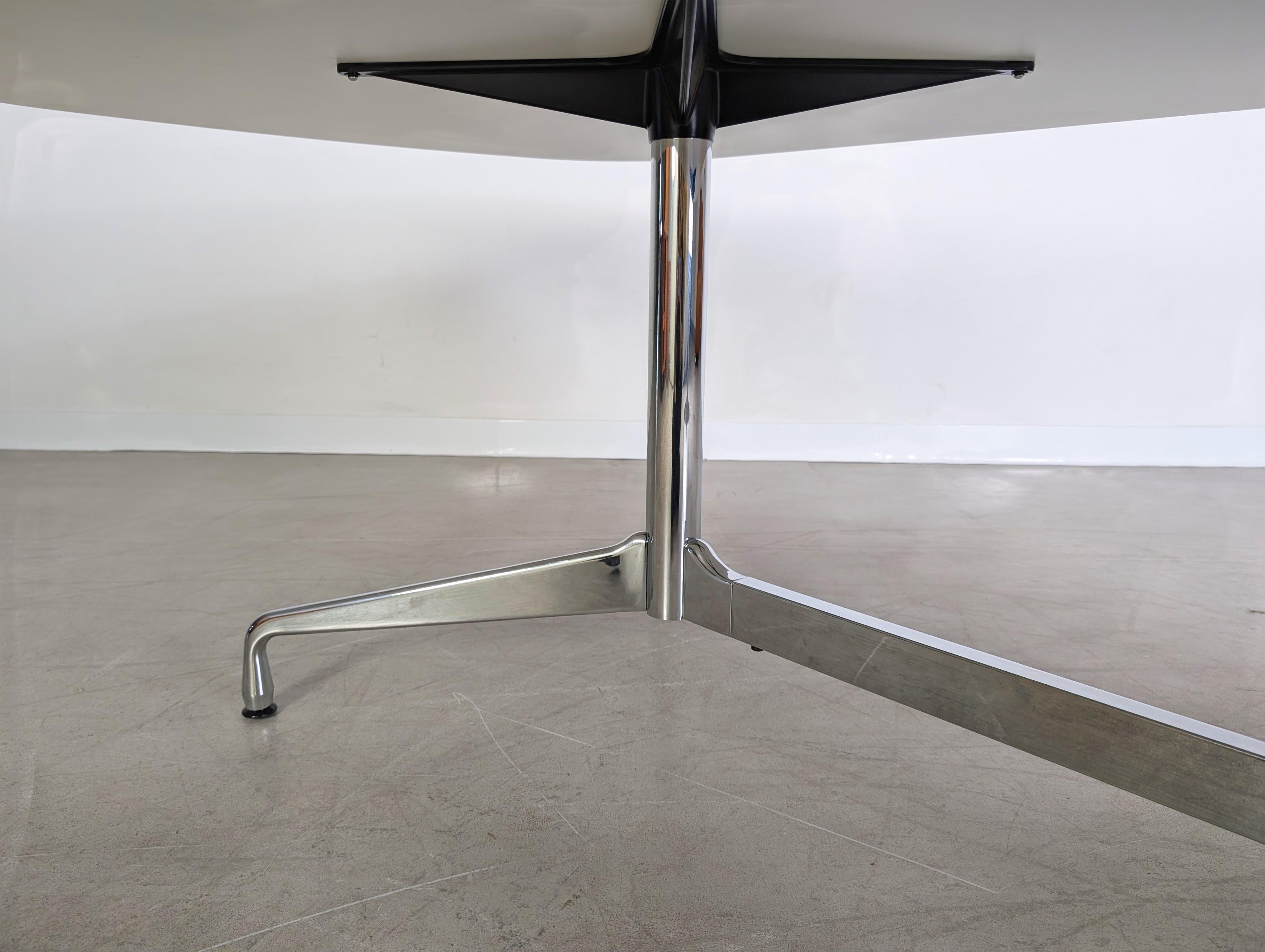 Original Vitra Konferenztisch Charles and Ray Eames Esstisch MwSt en vente 3