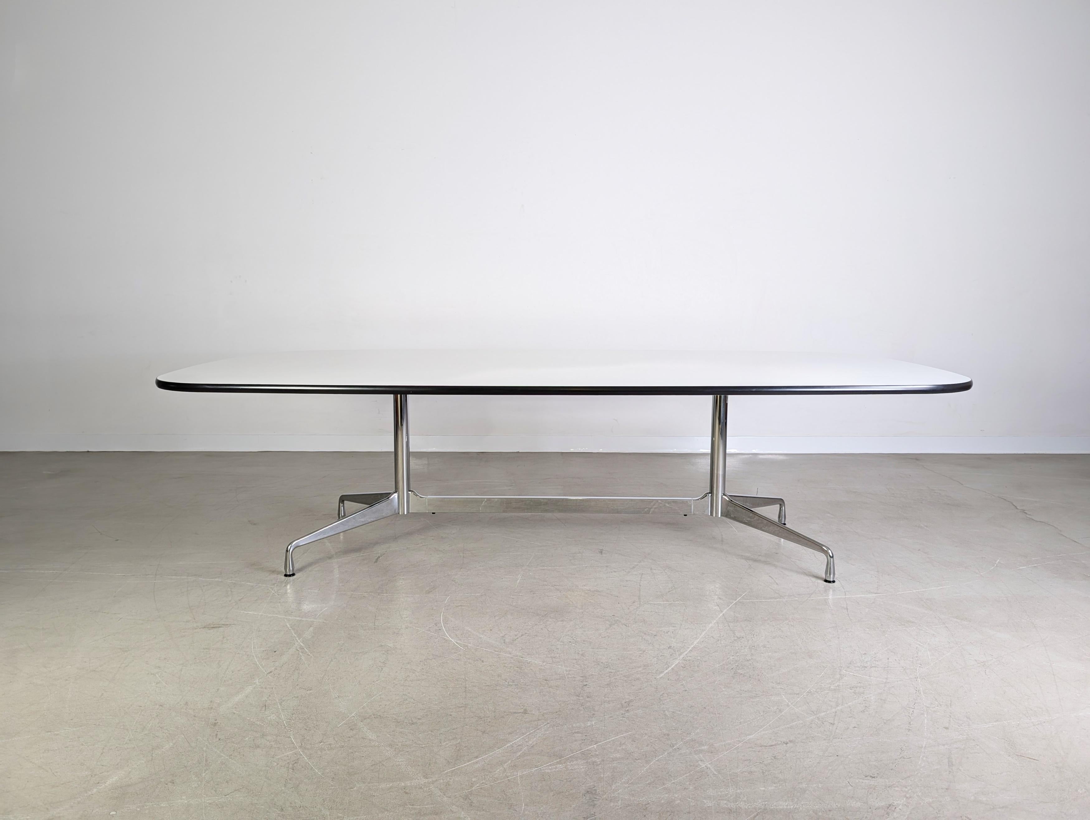 XXIe siècle et contemporain Original Vitra Konferenztisch Charles and Ray Eames Esstisch MwSt en vente