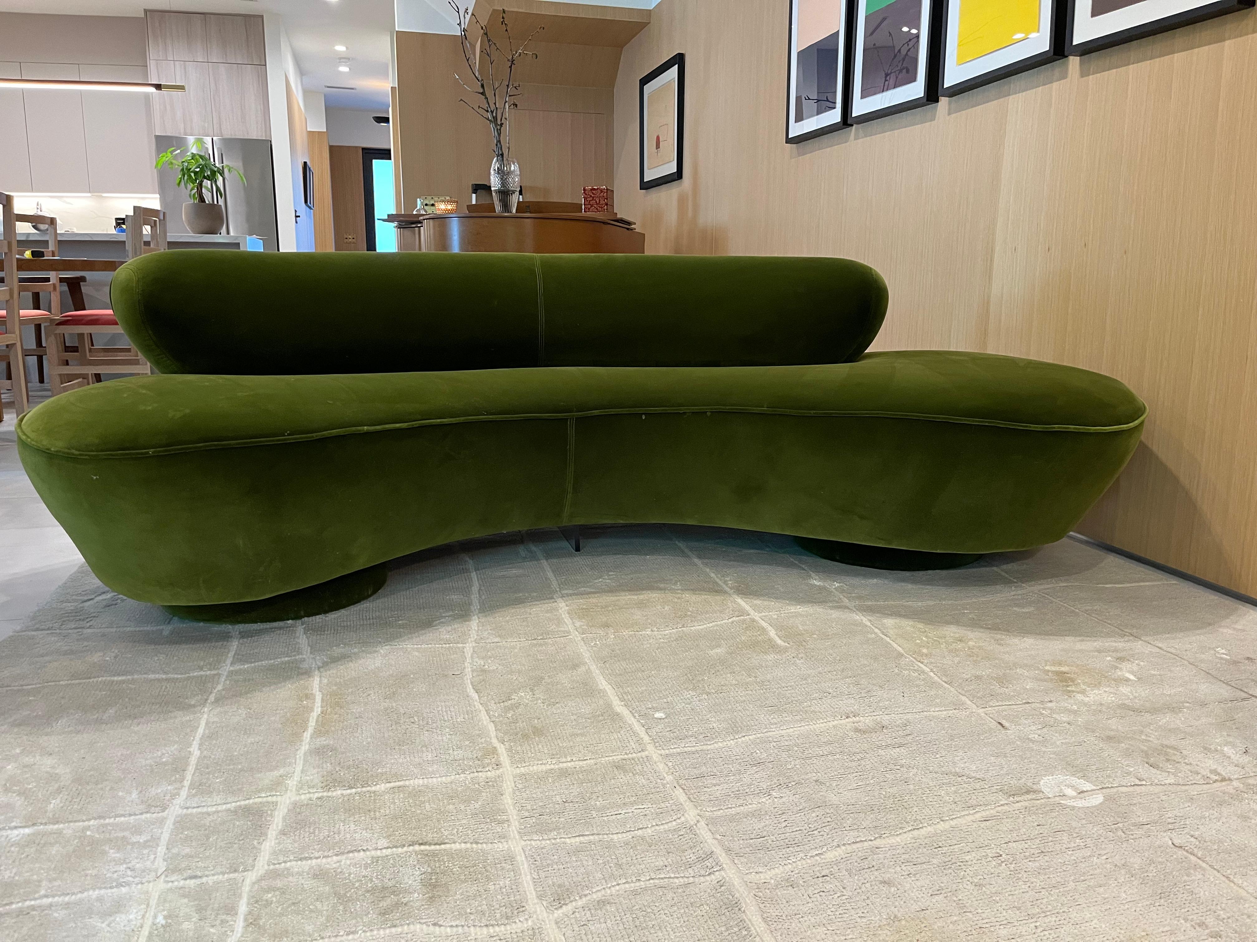 Original Vladimir Kagan 'Cloud' Sofa mit Ottomane und seltenem Sofatisch Ebenholz  im Zustand „Gut“ im Angebot in Miami, FL