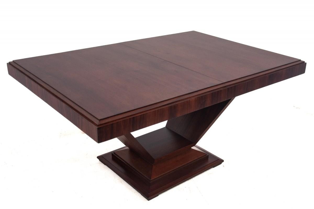 Original walnut extendable table, designed by Louis Majorelle, with 6 Art Deco c For Sale 4
