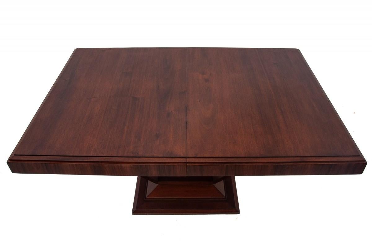 Original walnut extendable table, designed by Louis Majorelle, with 6 Art Deco c For Sale 5