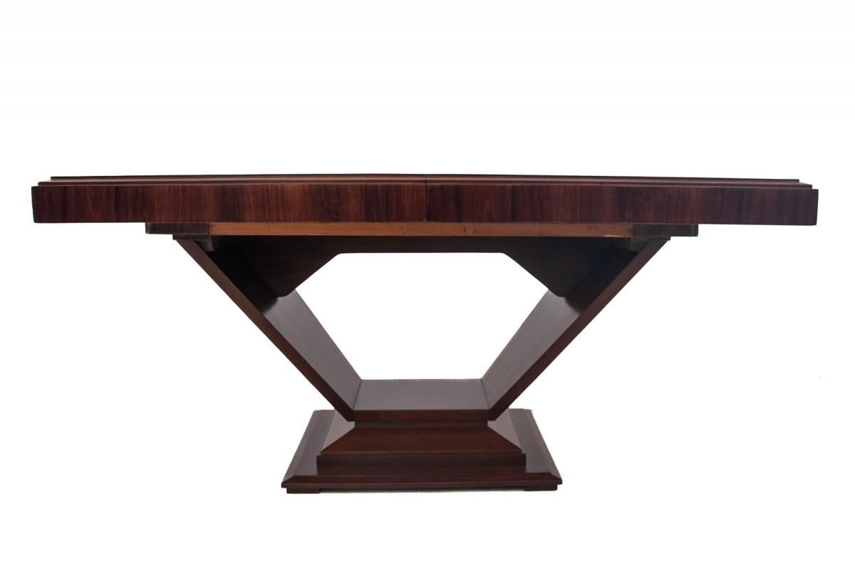 Original walnut extendable table, designed by Louis Majorelle, with 6 Art Deco c For Sale 3