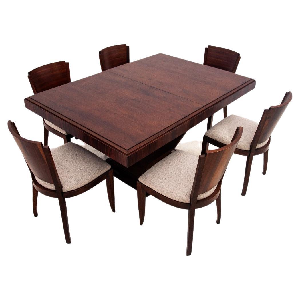 Original walnut extendable table, designed by Louis Majorelle, with 6 Art Deco c For Sale