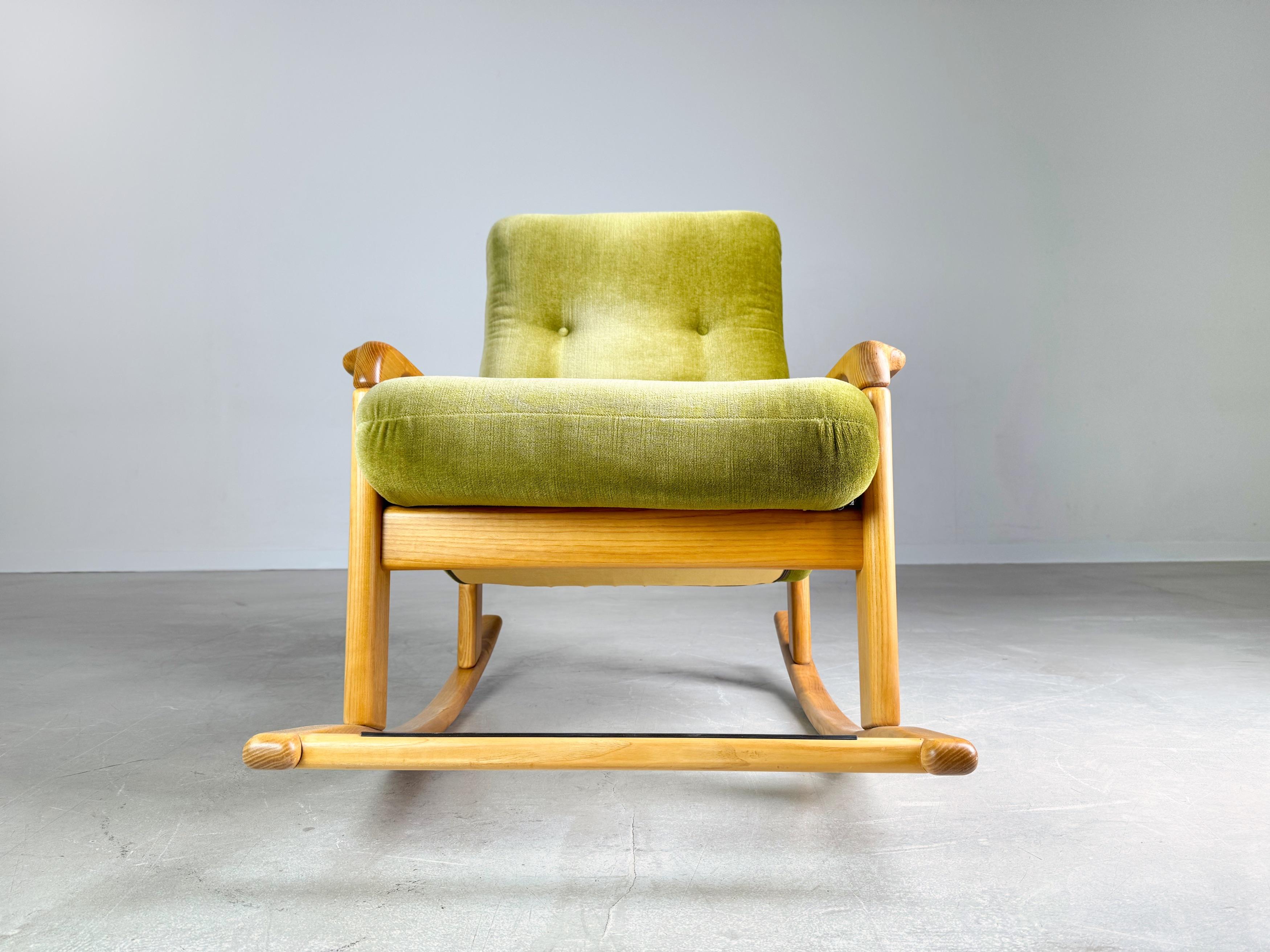 Mid-Century Modern Original Walter Knoll Midcentury rocking chair vintage 1960s For Sale