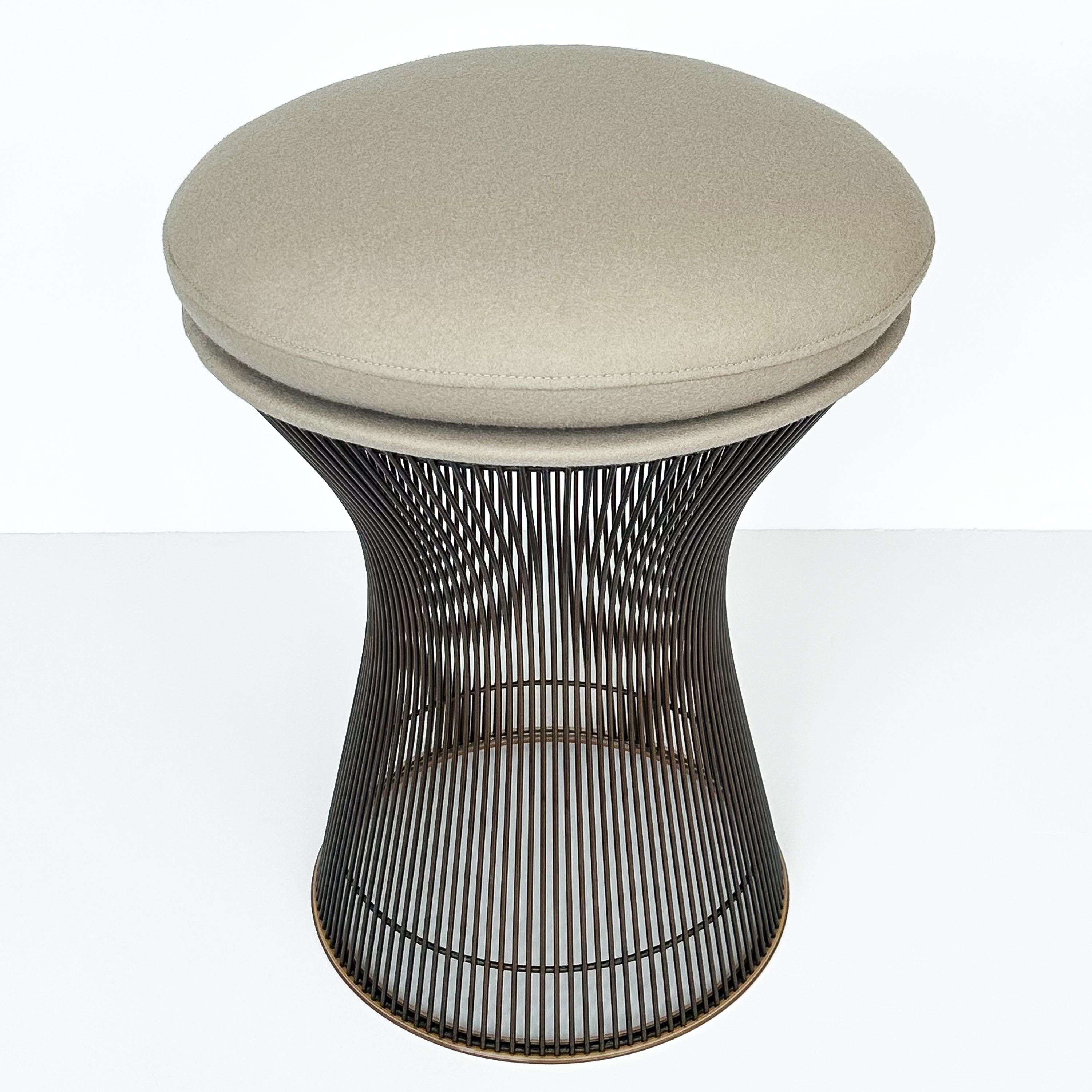 Original Warren Platner Bronze Stool by Knoll 1960s In Good Condition For Sale In Chicago, IL