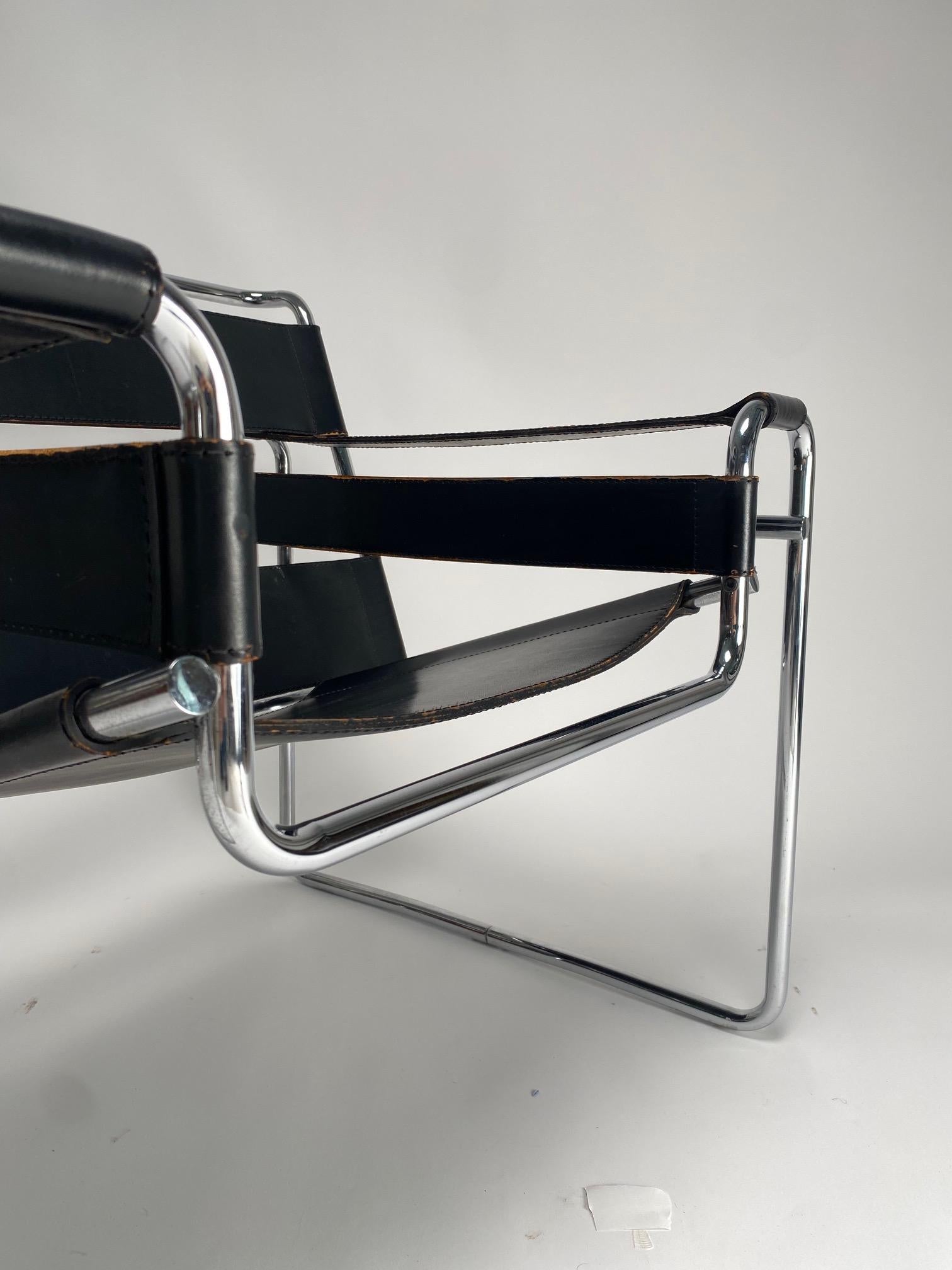 Original Wassilly Armchairs by Marcel Breuer for Gavina, 1970s (Signed) For Sale 5