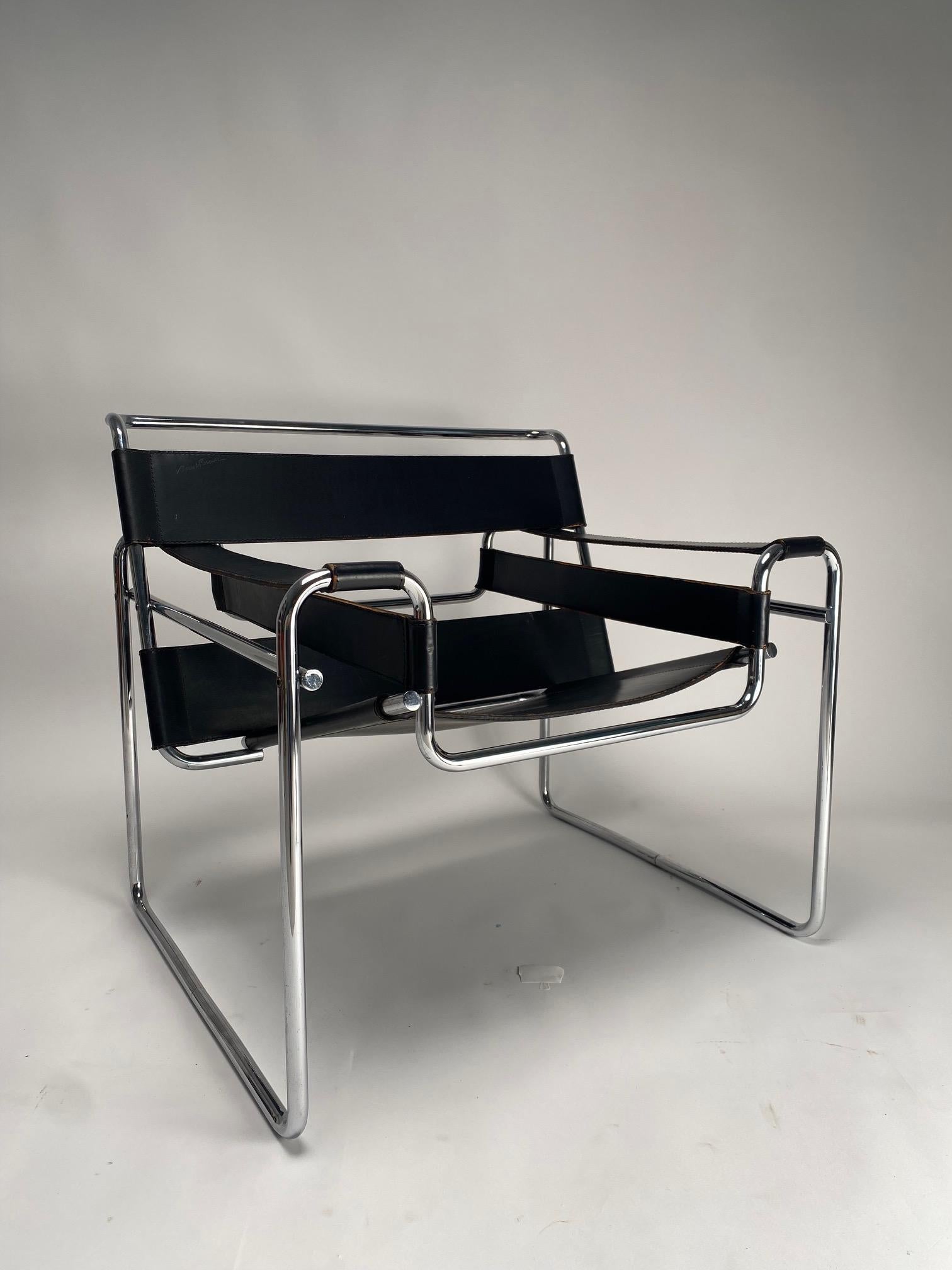 Bauhaus Original Wassilly Armchairs by Marcel Breuer for Gavina, 1970s (Signed) For Sale