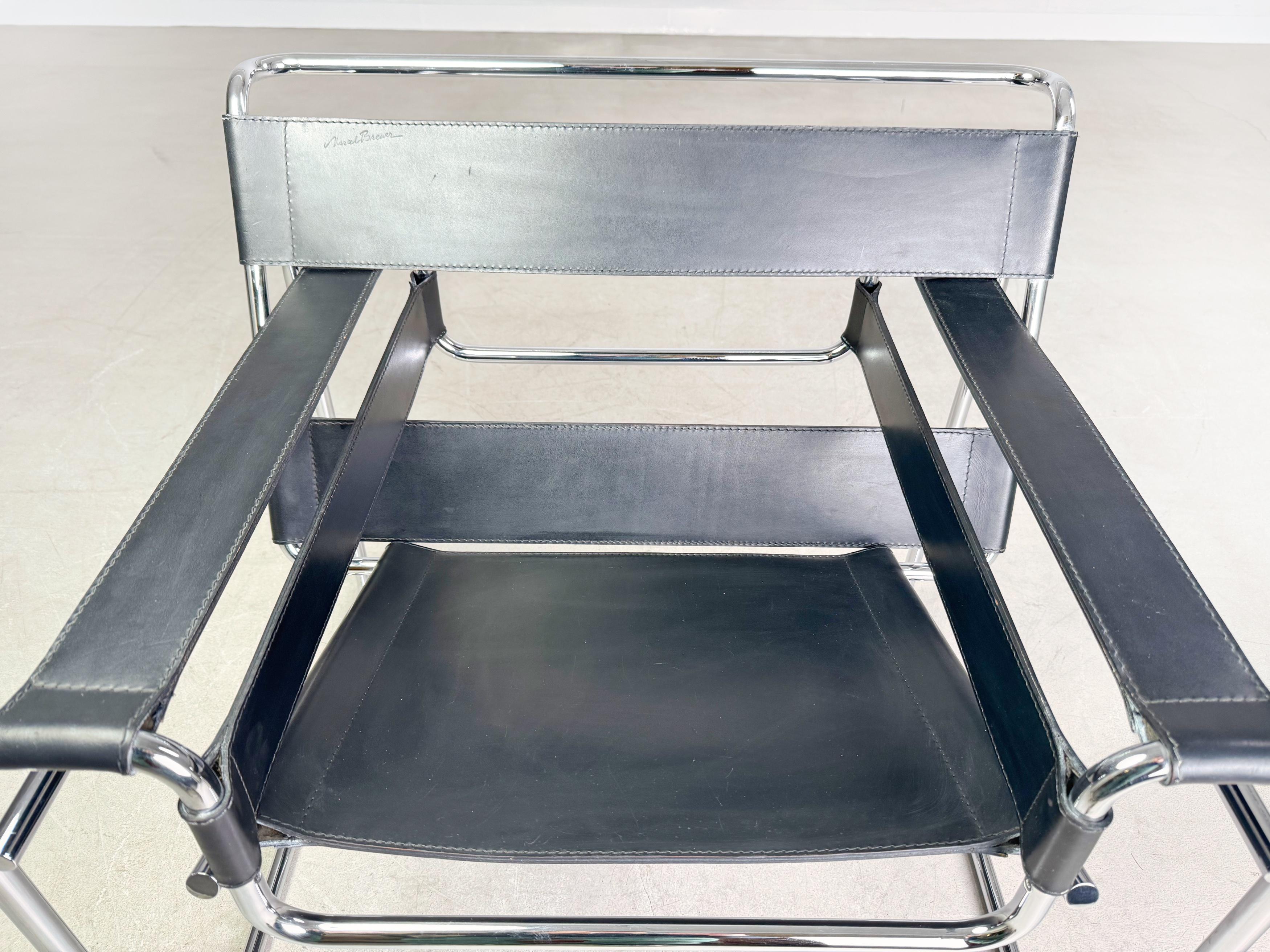 Late 20th Century Original Wassily Sessel Knoll International Marcel Breuer schwarz For Sale