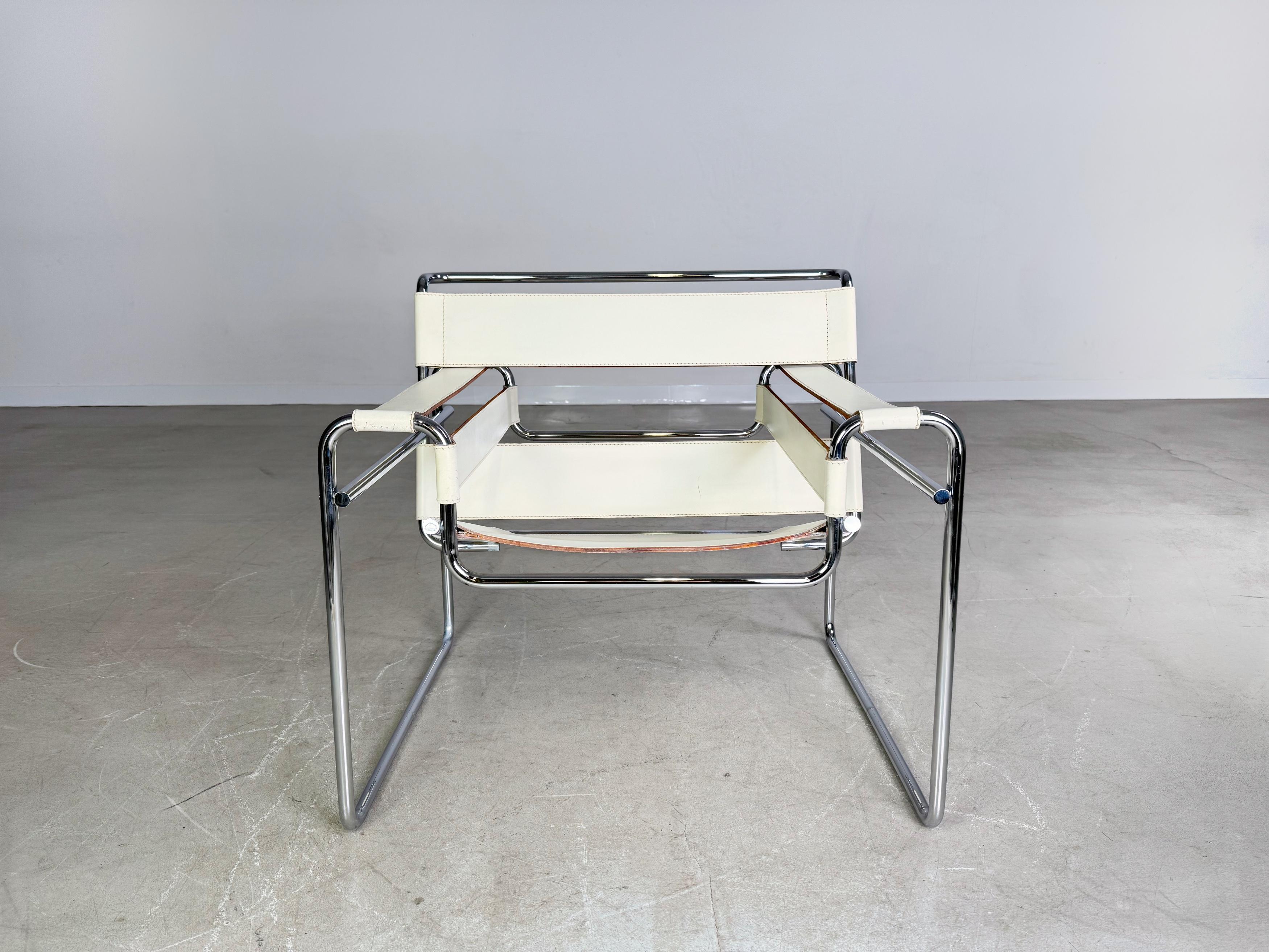 German Original Wassily Sessel Knoll International Marcel Breuer weiß For Sale