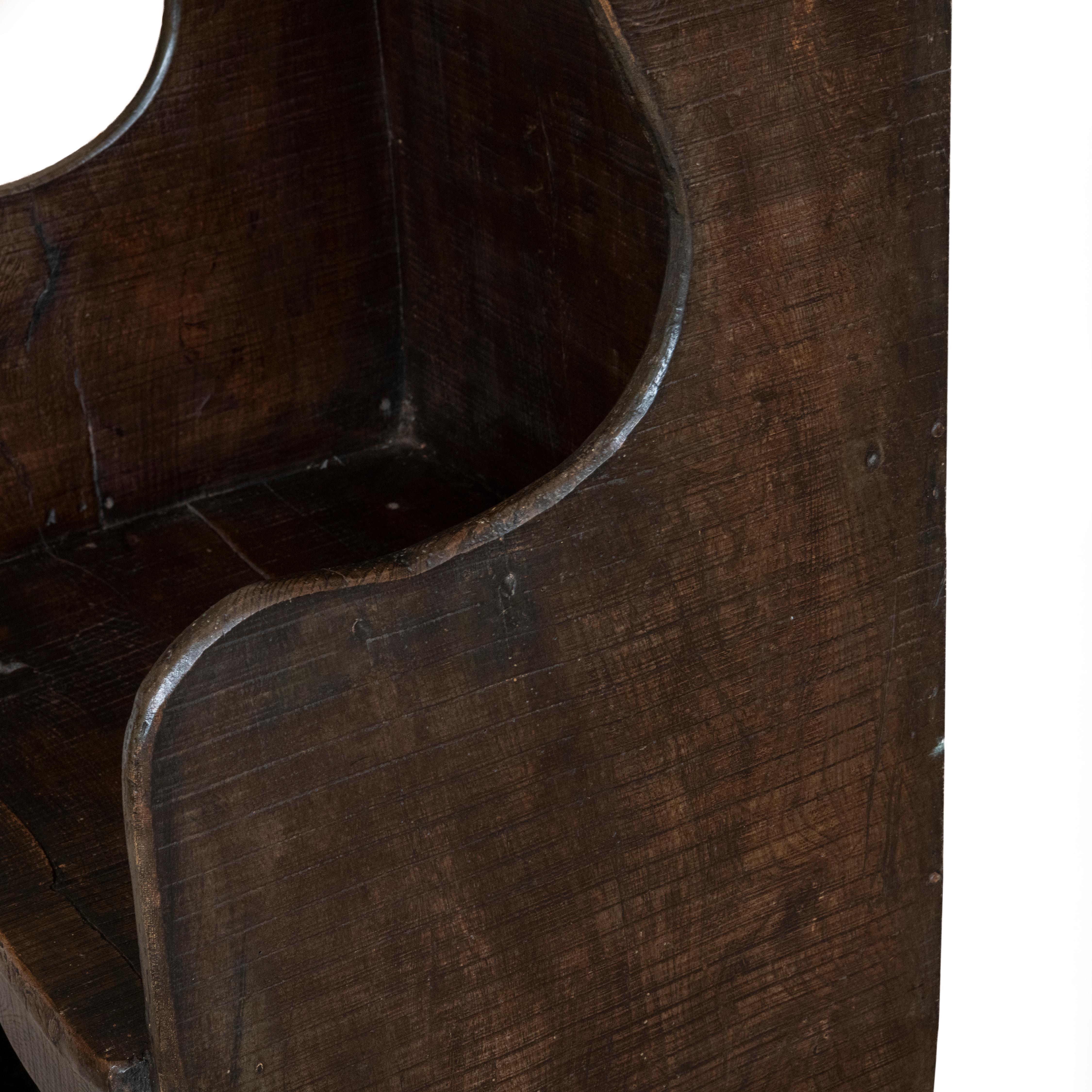 Silla original galesa para corderos, Gales, hacia 1870 Olmo en venta