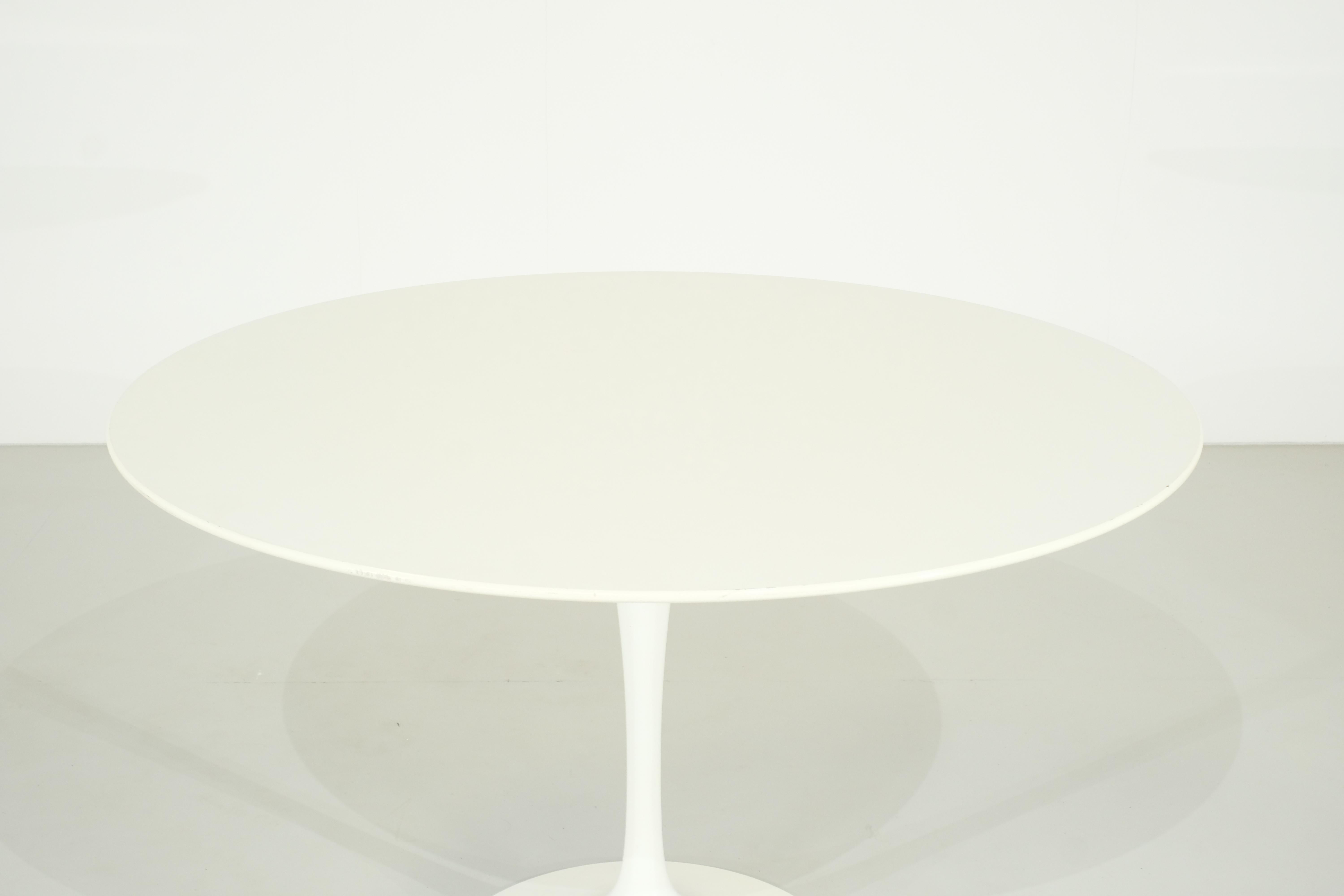 American Original white laminate  Saarinen dining table - 1990s