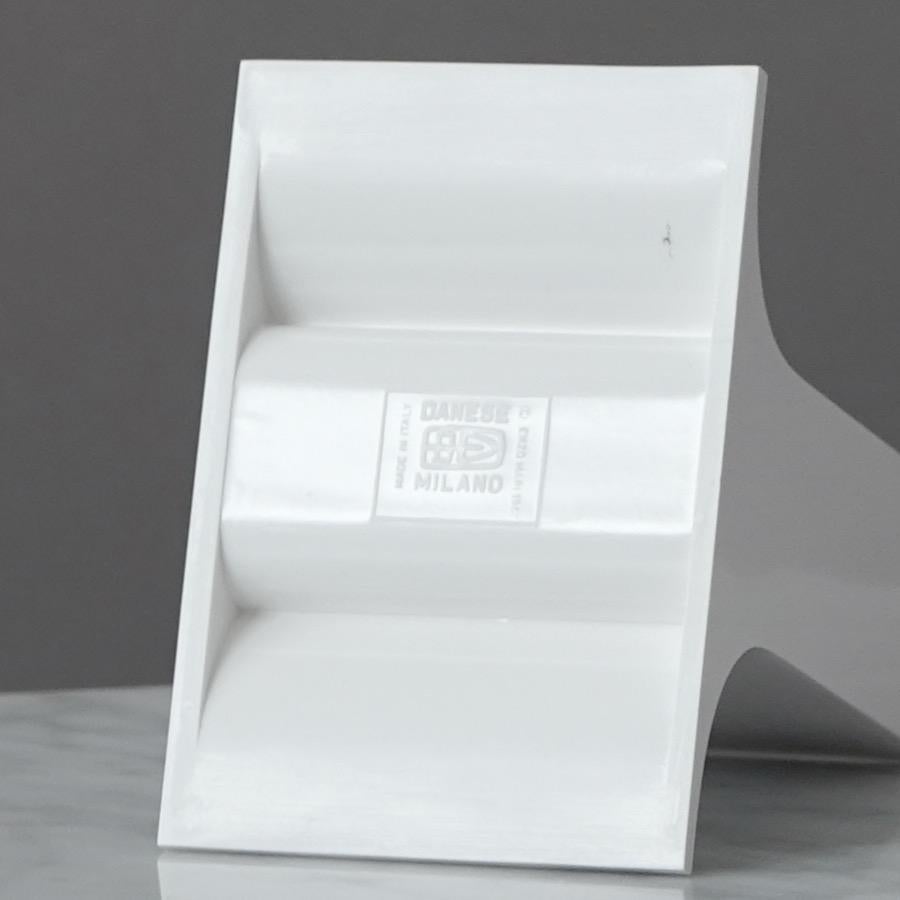 Plastic Original White 'Lampedusa' Vase by Enzo Mari for Danese Milano. Italy, 1960s For Sale