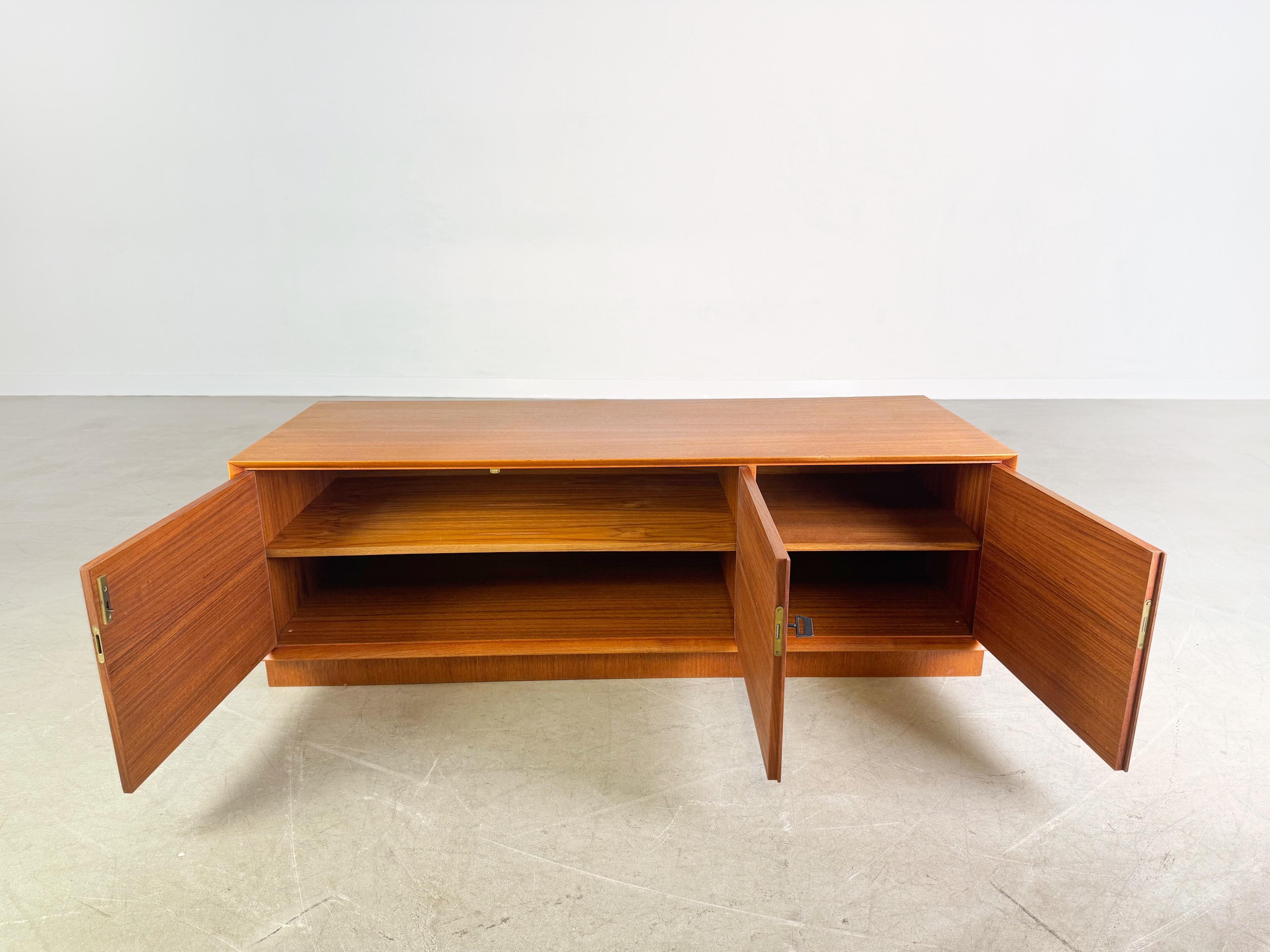 Original WK Möbel Midcentury Sideboard Teak Lowboard Kommode en vente 2