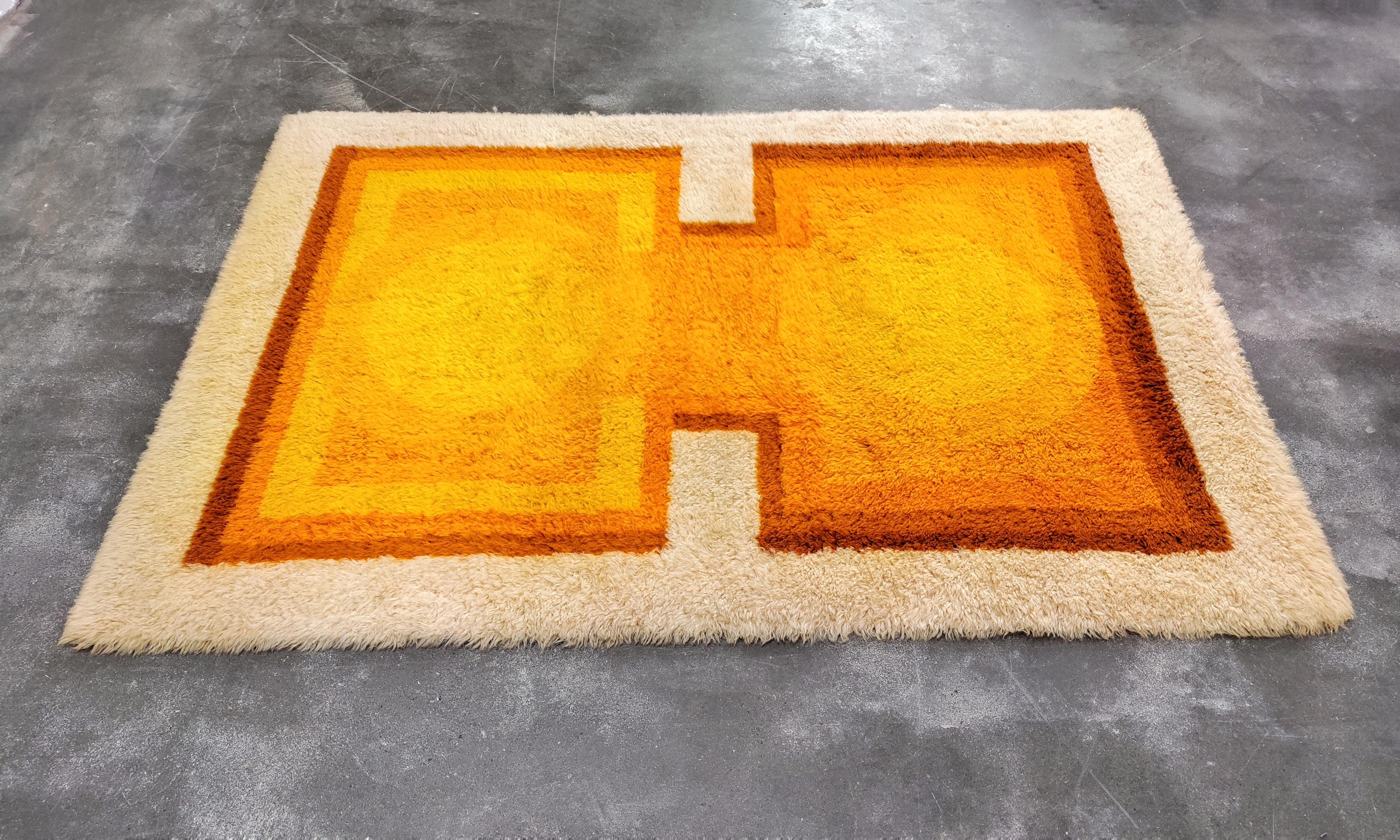 In this listing you will find an original vintage rug design by Verner Panton for Desso in the mid 1970s. The rug is part of the Romatica collection and it features soft, medium long wool in various shades of yellow. Manufacturer's label is still