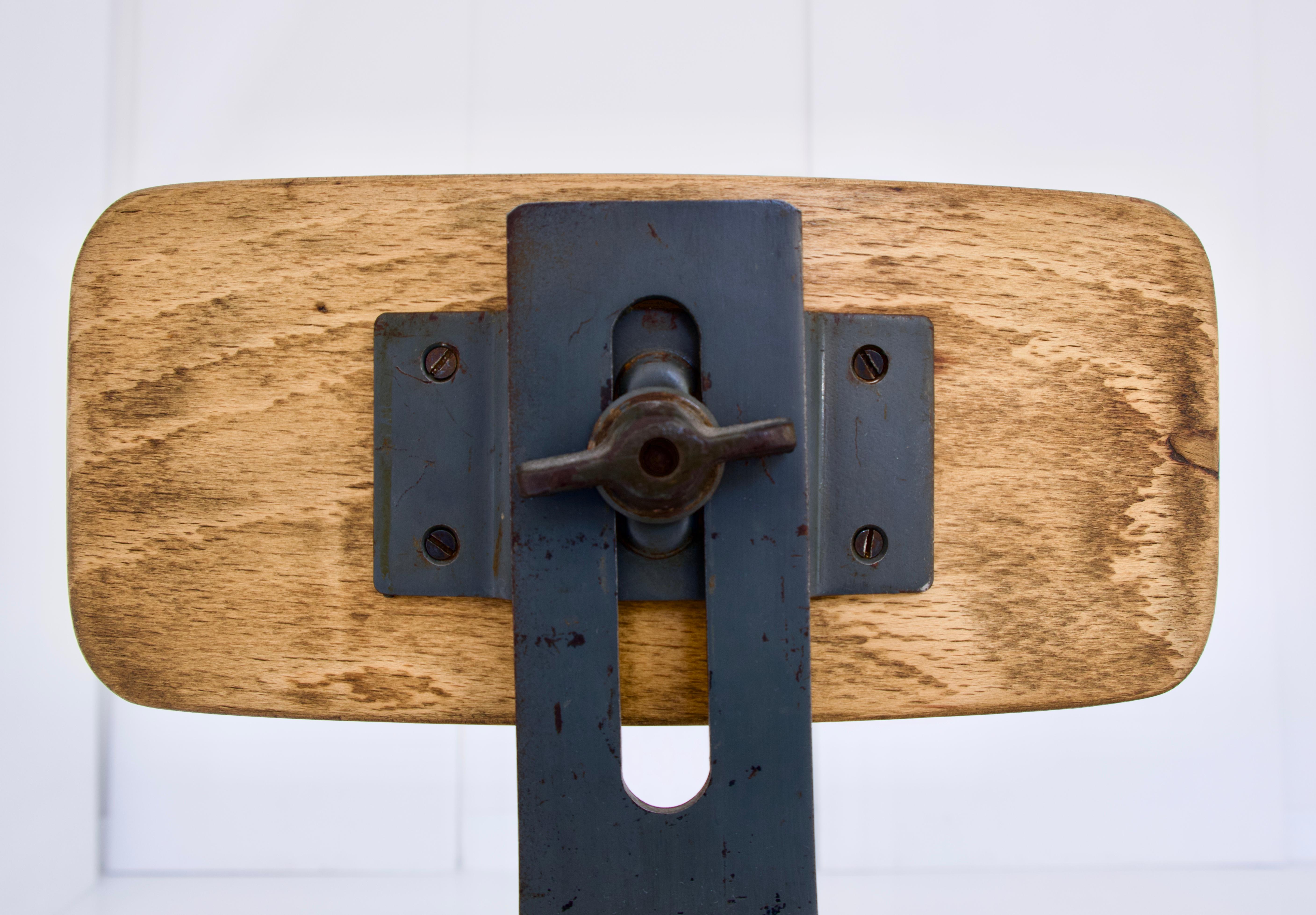 Original Working Factory Machinist Chairs by Sewing Company Singer, ca. 1930/40 3