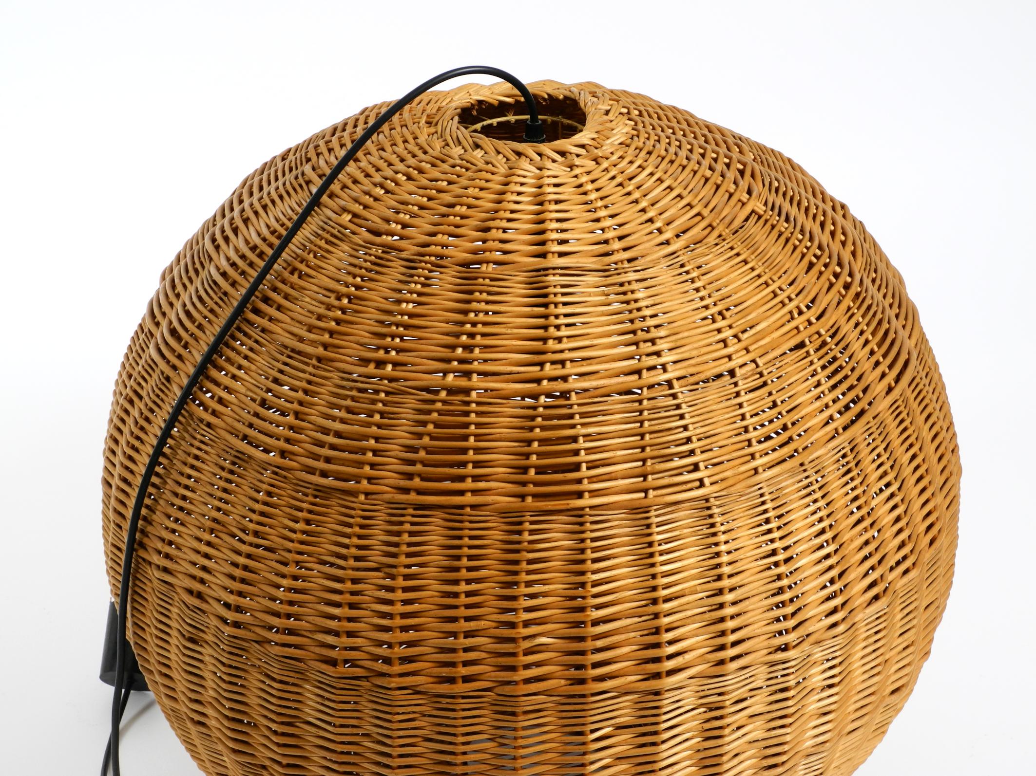 Lampada a sospensione a sfera in rattan originale XXL  Medio Secolo Moderno  Ø 66 cm  26