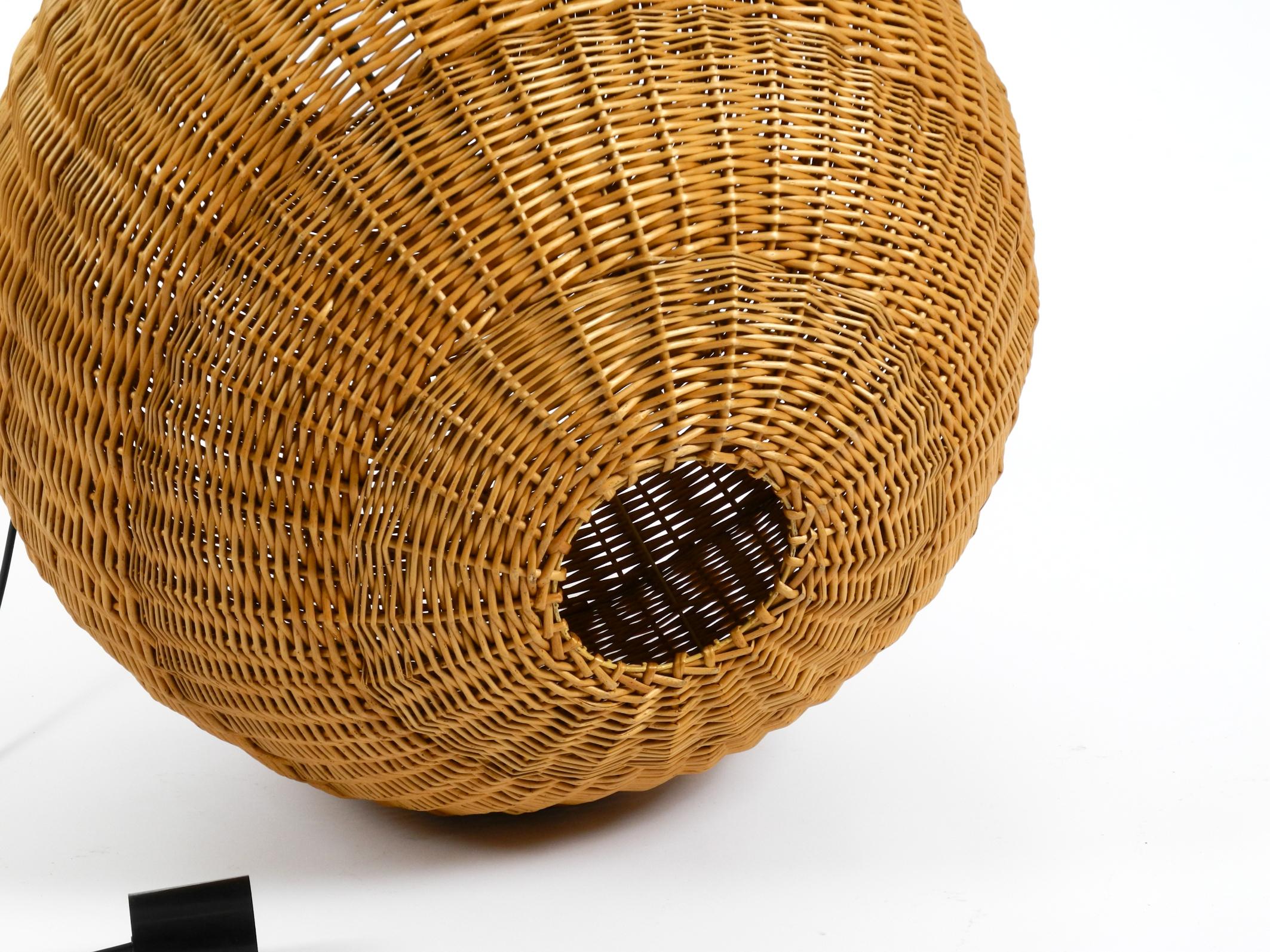 Lampada a sospensione a sfera in rattan originale XXL  Medio Secolo Moderno  Ø 66 cm  26