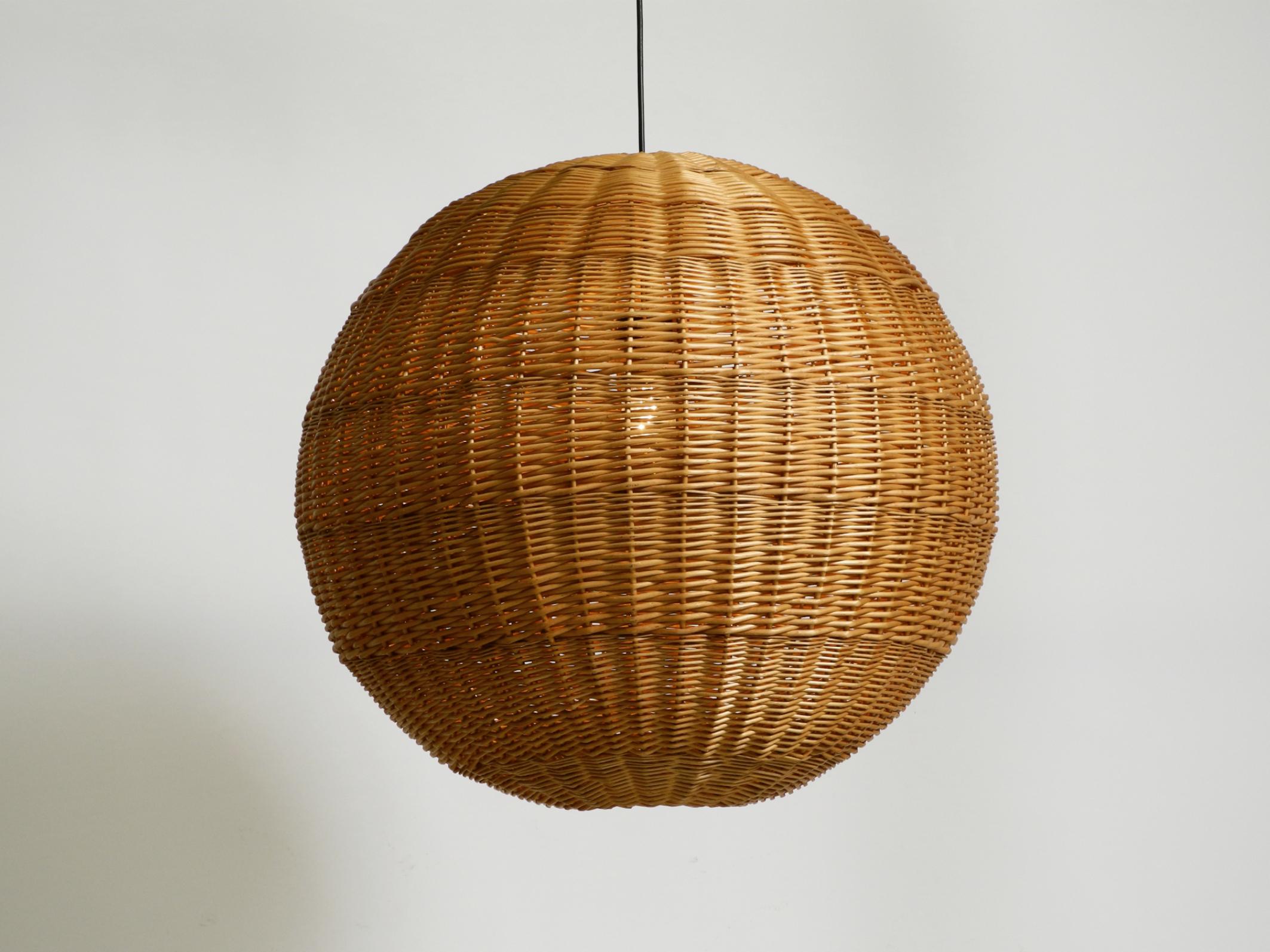Europeo Lampada a sospensione a sfera in rattan originale XXL  Medio Secolo Moderno  Ø 66 cm  26