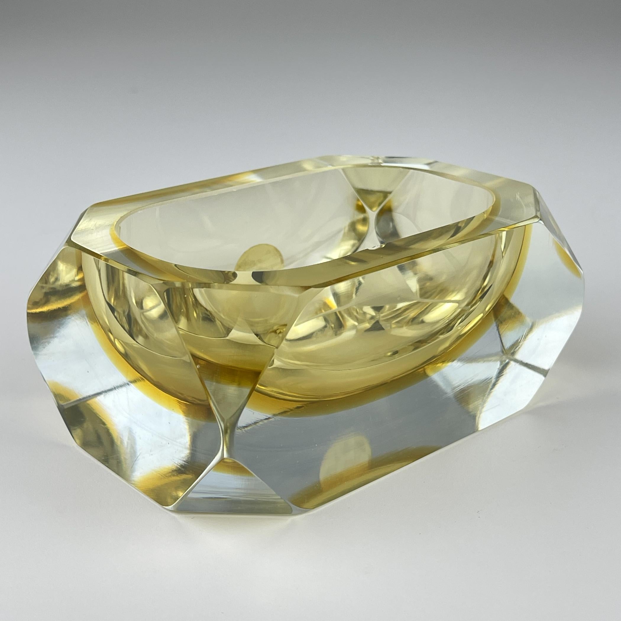 Original yellow murano glass ashtray by Bucella Cristalli Murano, Italy, 1970s For Sale 6