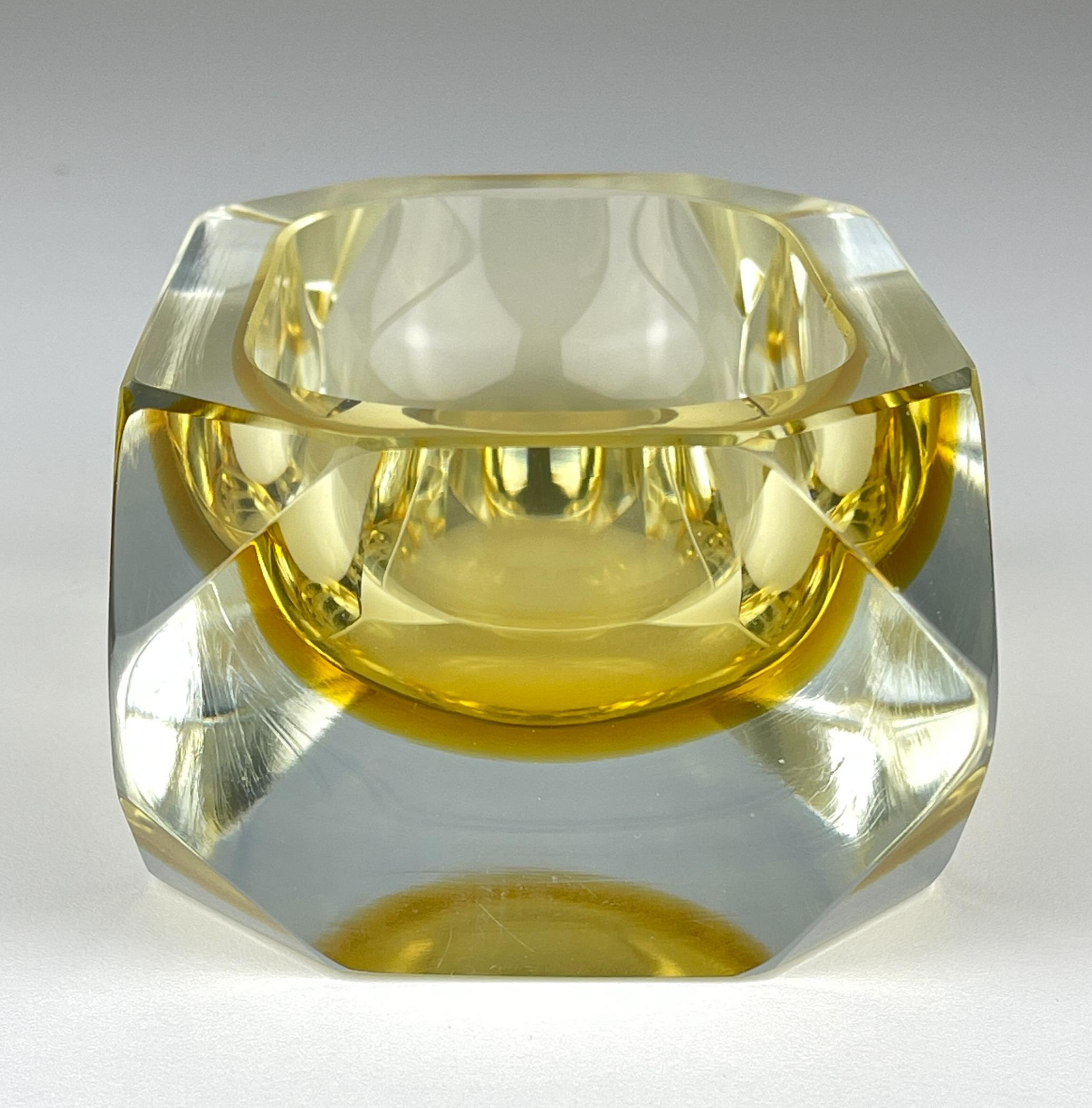 Original yellow murano glass ashtray by Bucella Cristalli Murano, Italy, 1970s For Sale 7