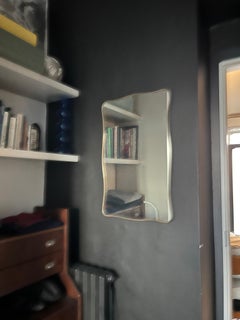 Original miroir bouclier italien en laiton des années 1950 dans le style de Gio Ponti.