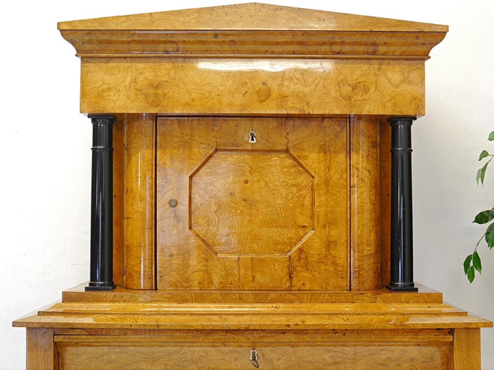 Orignial Unique Secretary Writing Desk Biedermeier Made of Ash, circa 1820 In Good Condition In Senden, NRW