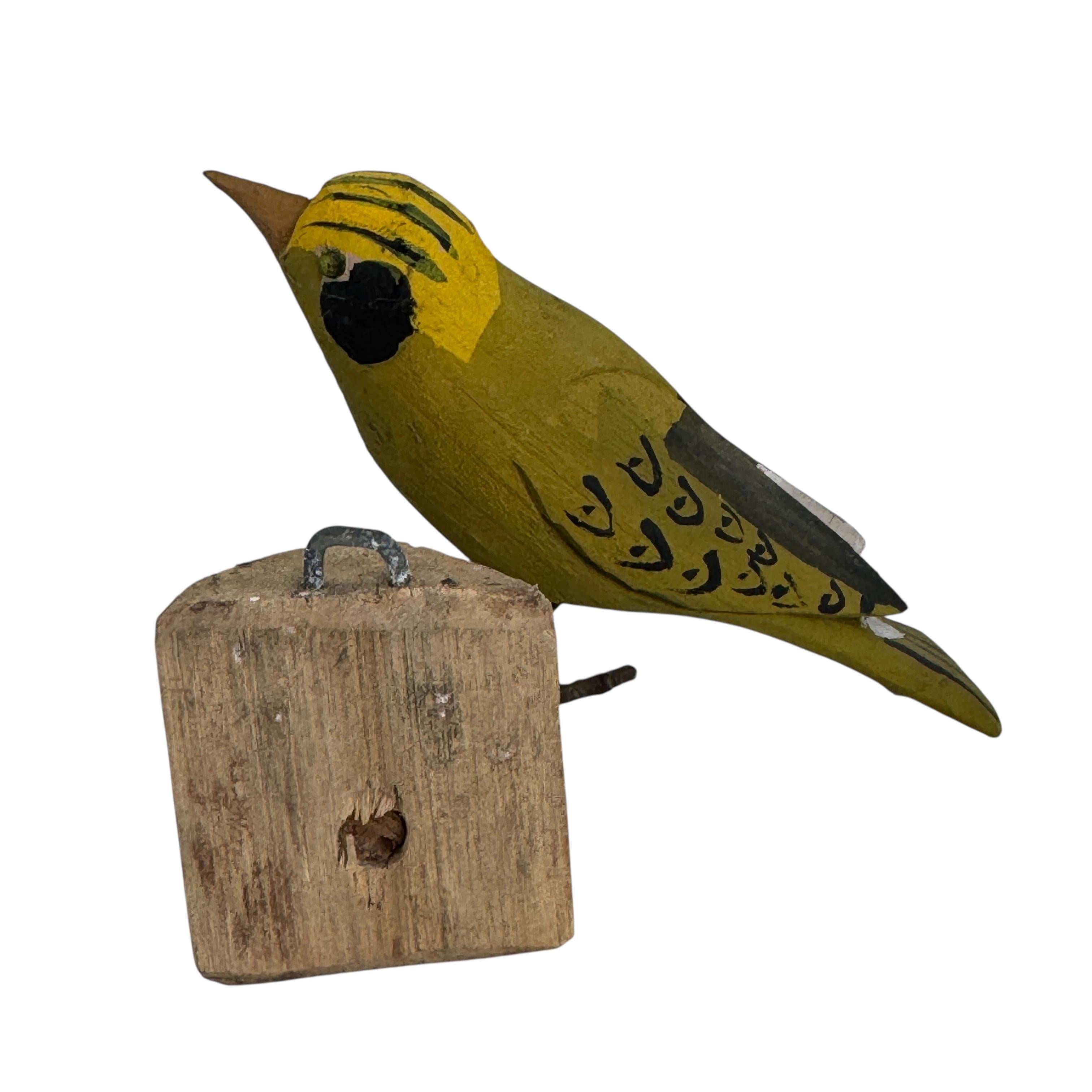 Oriole Vichtauer Pájaro de madera tallada a mano Arte popular de la Selva Negra, Austria, década de 1910 en venta 3