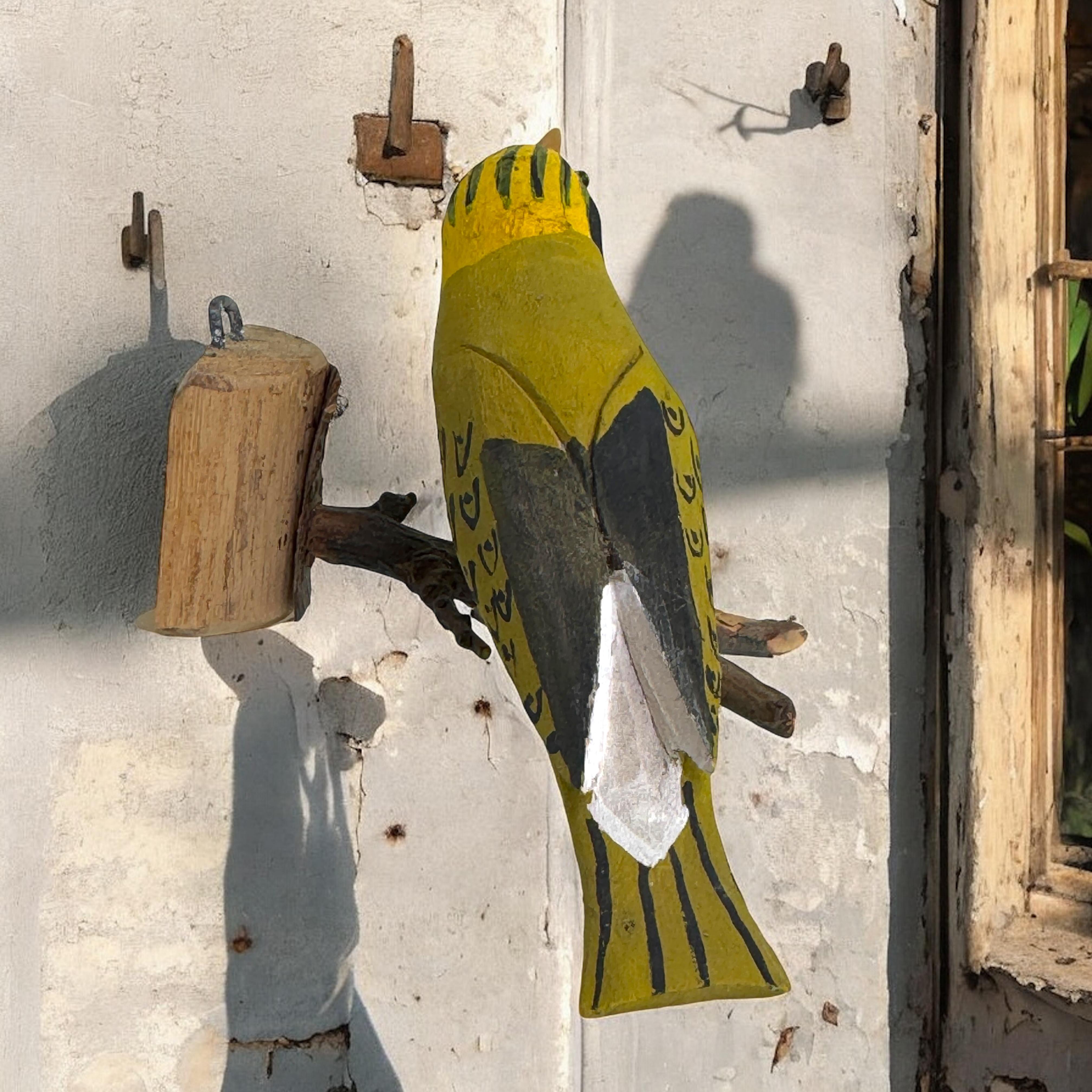 Oriole Vichtauer Pájaro de madera tallada a mano Arte popular de la Selva Negra, Austria, década de 1910 en venta 4