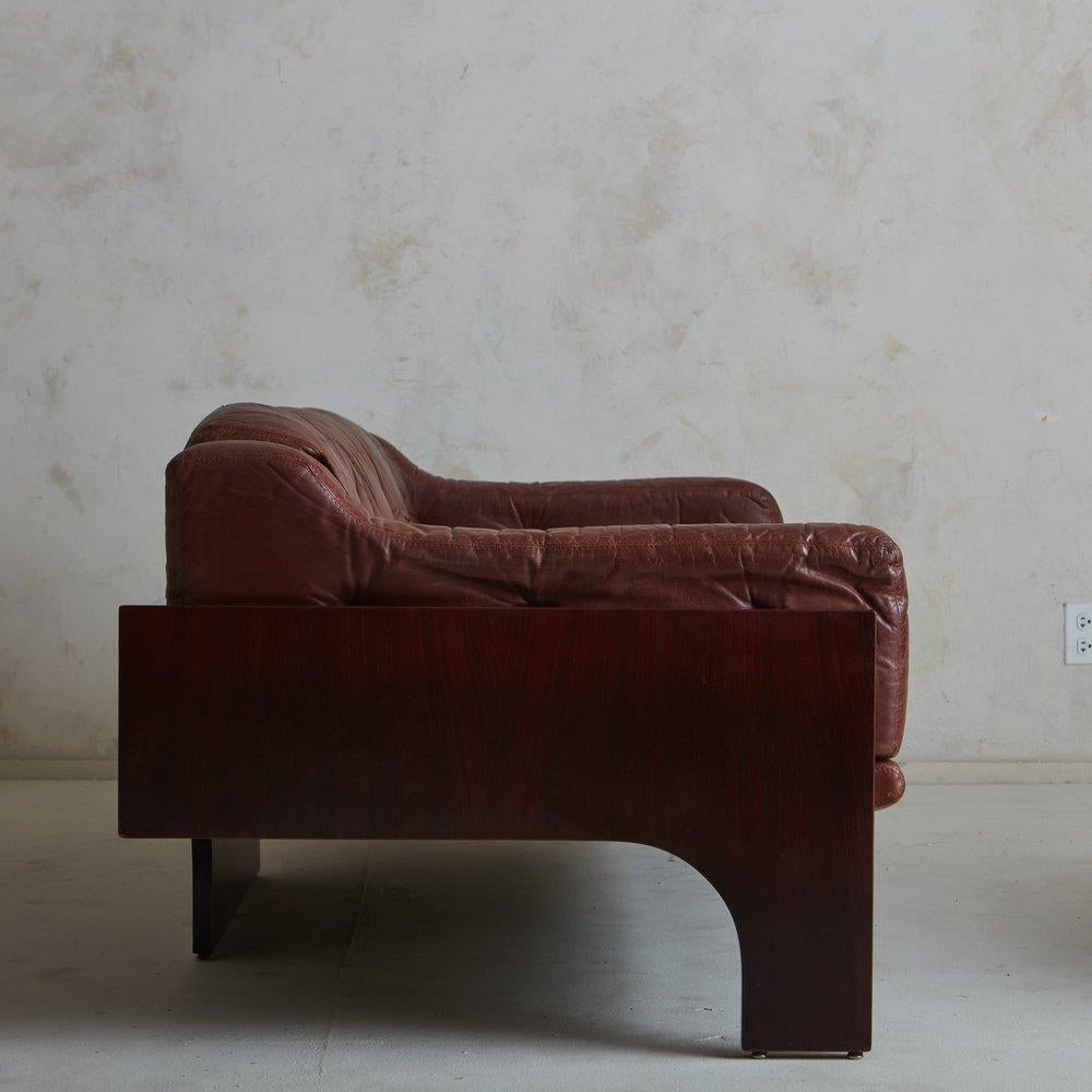 Italian ‘Oriolo’ Leather + Rosewood Sofa by Claudio Salocchi for Sormani, Italy 1960s