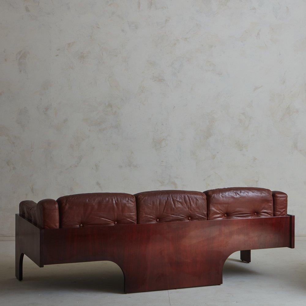 ‘Oriolo’ Leather + Rosewood Sofa by Claudio Salocchi for Sormani, Italy 1960s In Good Condition In Chicago, IL
