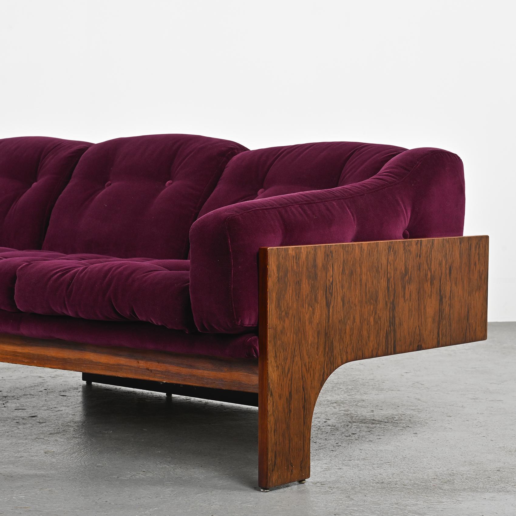 Oriolo sofa by Claudio Salocchi for Sormani, circa 1965 In Fair Condition In VILLEURBANNE, FR