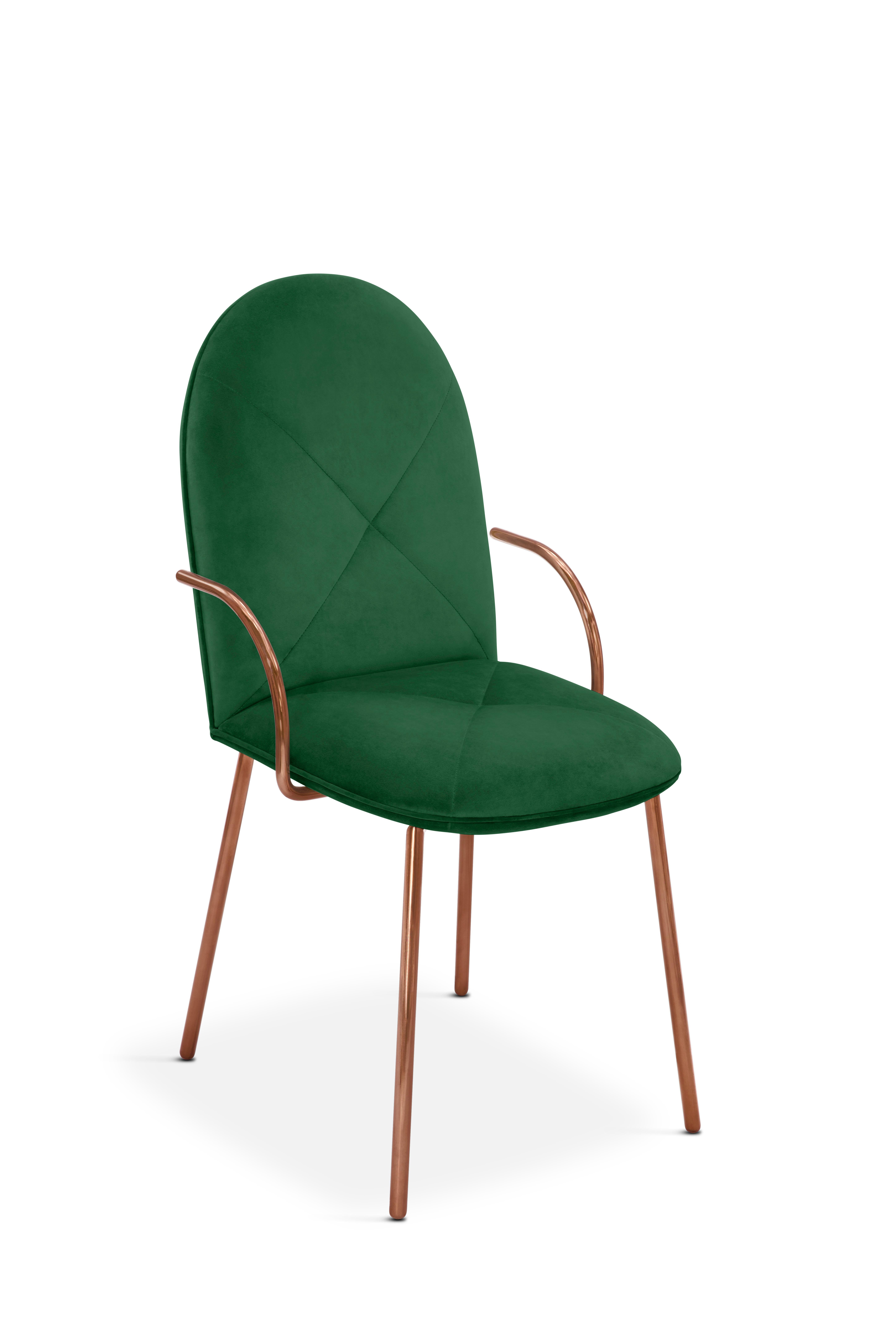 La chaise Orion Dining Chair avec velours vert pelucheux et bras en or rose de Nika Zupanc est une magnifique chaise en riche velours vert avec des pieds en métal en or rose.

Nika Zupanc, designer slovène de renom, n'hésite jamais à redéfinir le