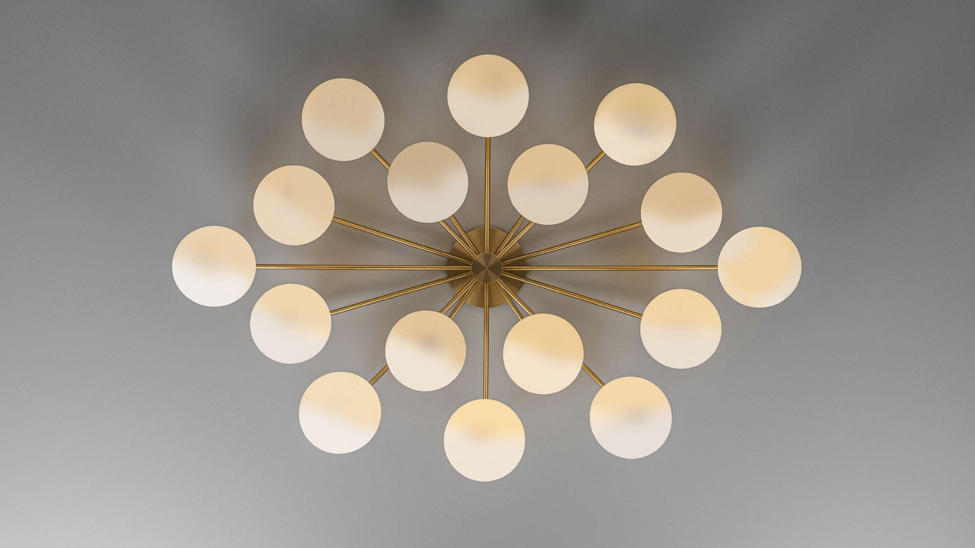 Lustre ovale Orion Neuf - En vente à High Point, NC