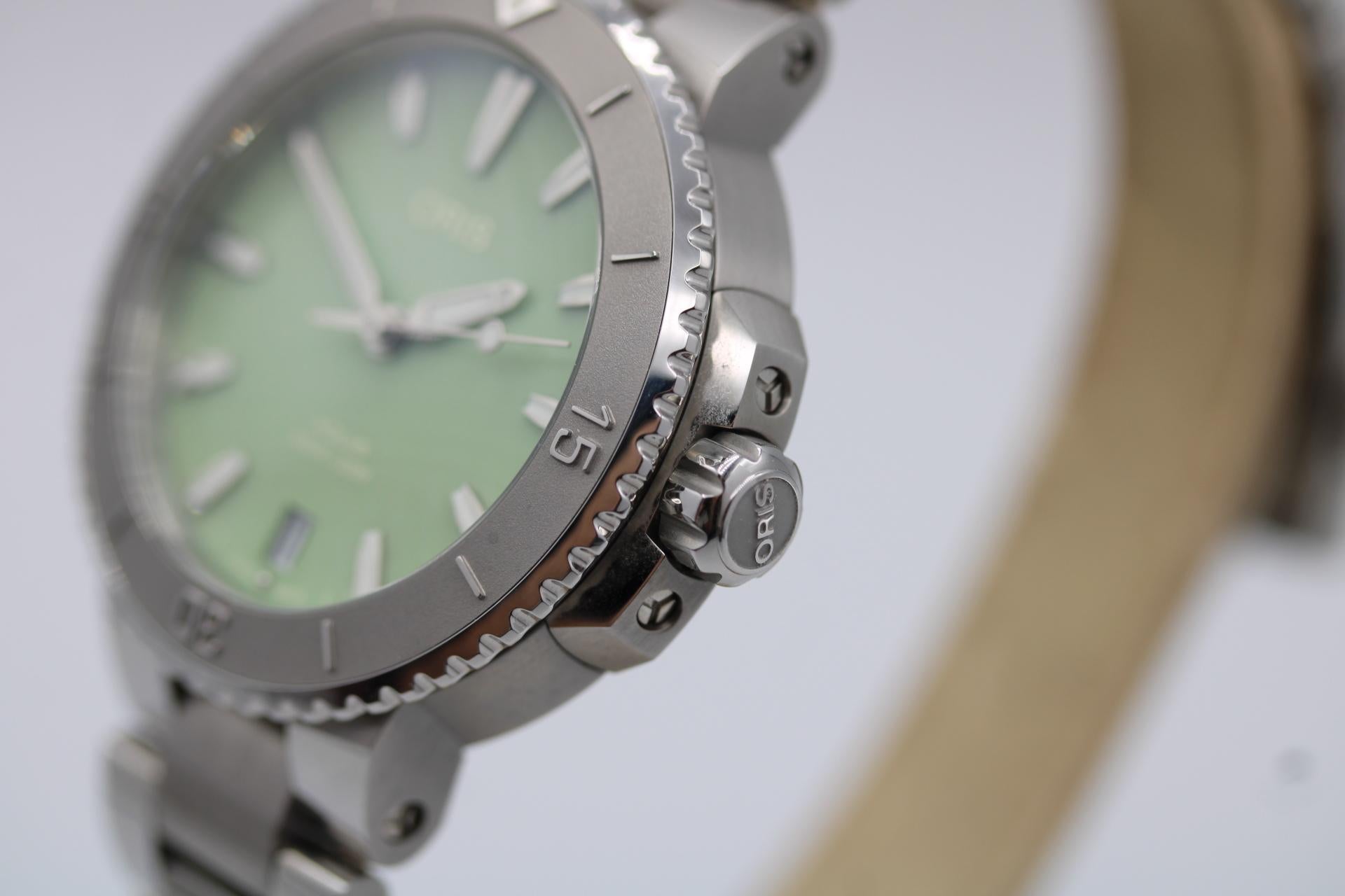 Oris Aquis Date 36,5 mm  Quadrante MOP verde acqua marina  2024  Set completo in vendita 3