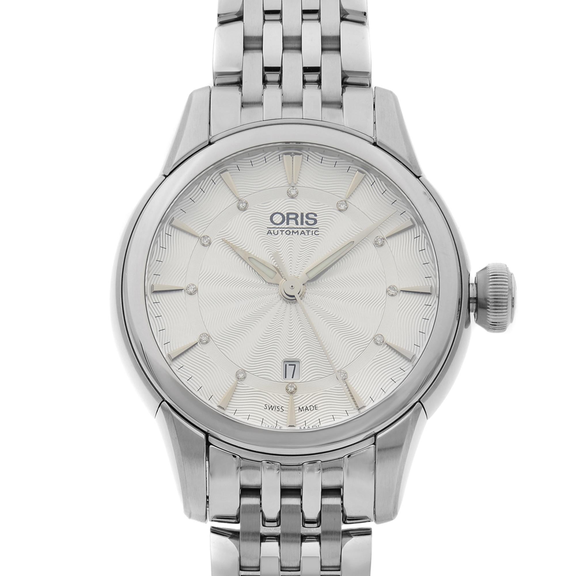 This display model Oris Artelier  01 561 7687 4051-07 8 14 77 is a beautiful Ladie's timepiece that is powered by mechanical (automatic) movement which is cased in a stainless steel case. It has a round shape face, date indicator dial and has hand