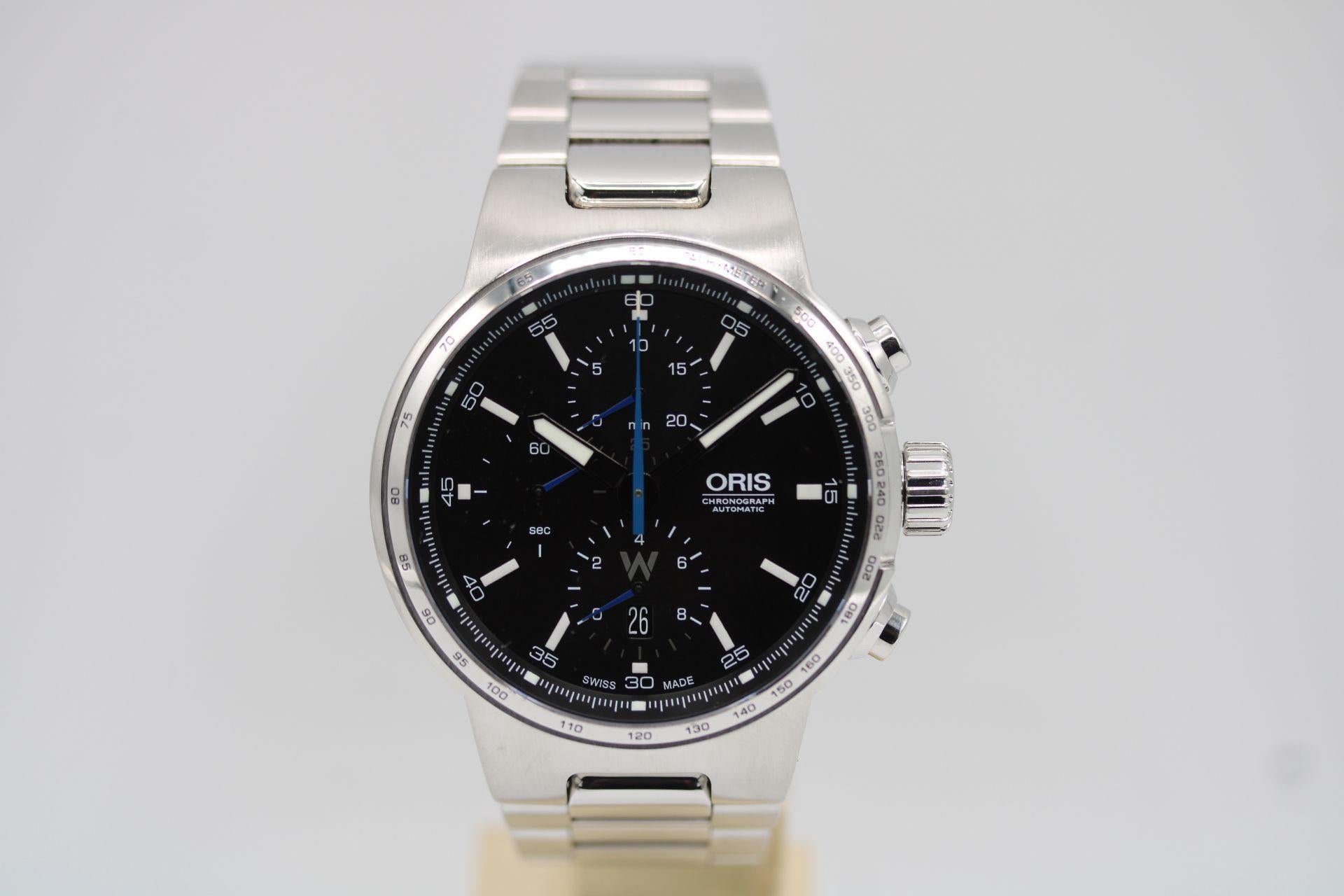 Dieser Oris F1 Williams Chronograph 01 774 7717 4154-07 8 24 50 hat es in sich! Eine Anspielung auf das Williams-F1-Team (ein dezentes W ist auf dem unteren Zifferblatt zusätzlich zu den Teamfarben zu sehen). Das Modell ist inzwischen nicht mehr