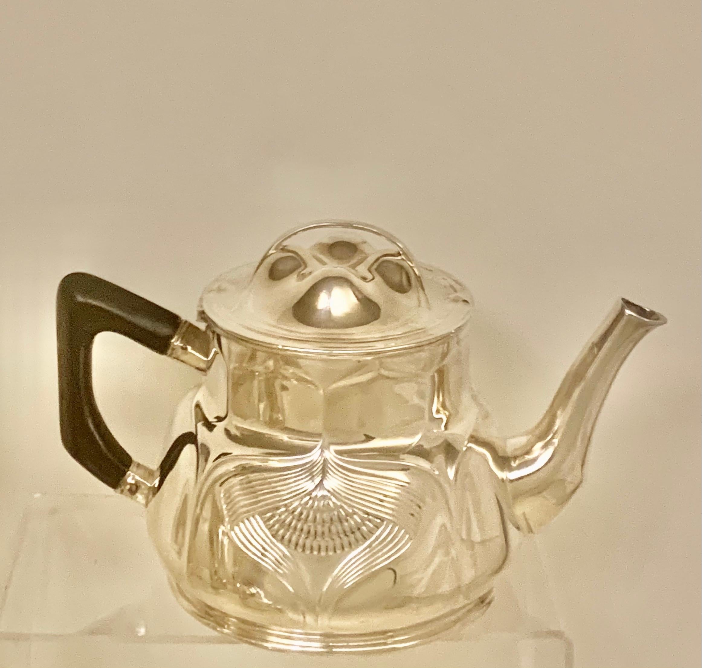 Orivit Jugendstil Sterling Silber Vierteiliges Tee- und Kaffeeservice im Zustand „Gut“ im Angebot in London, GB